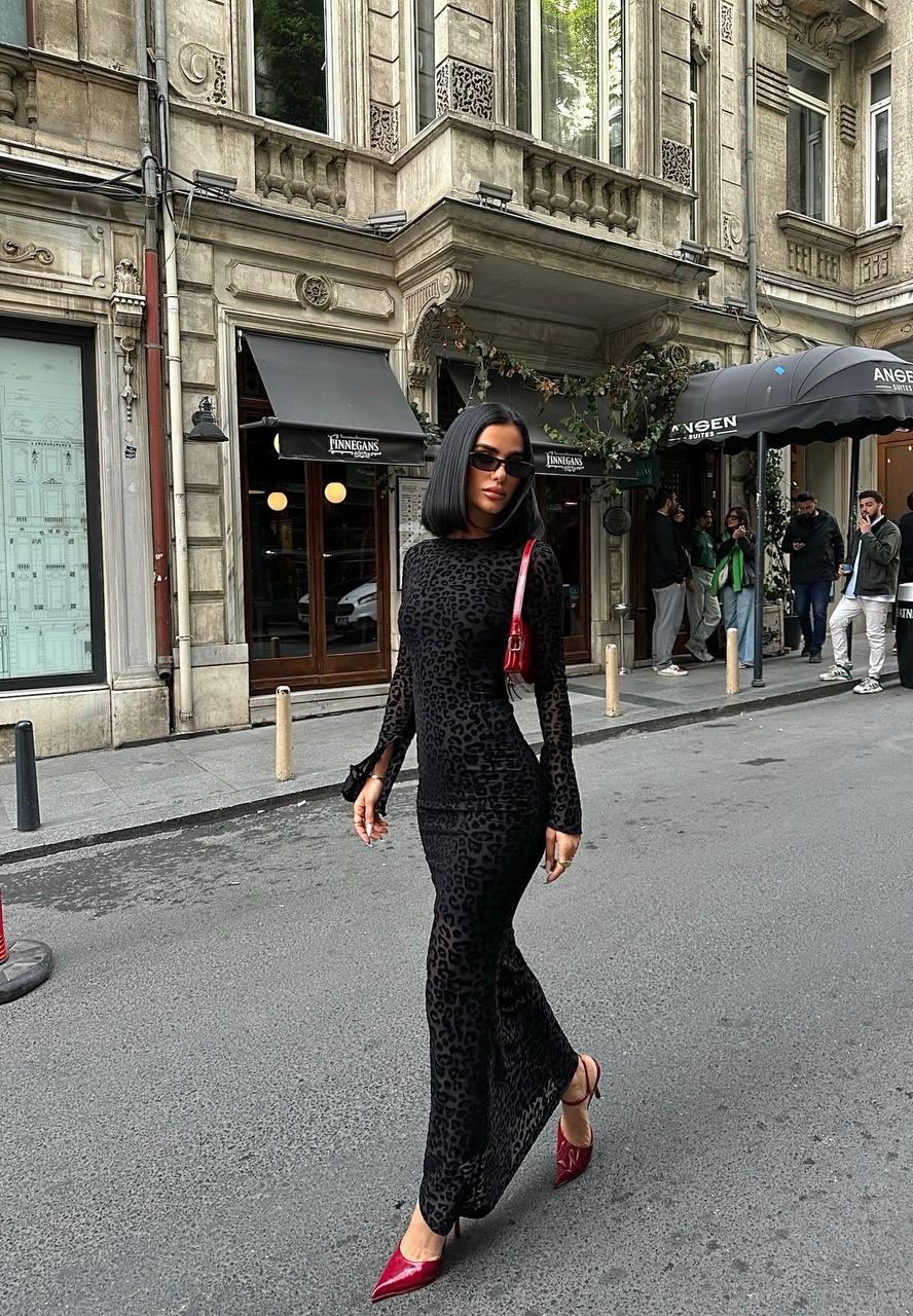 Sırt Dekolteli Leopar Desenli Siyah Maxi Elbise