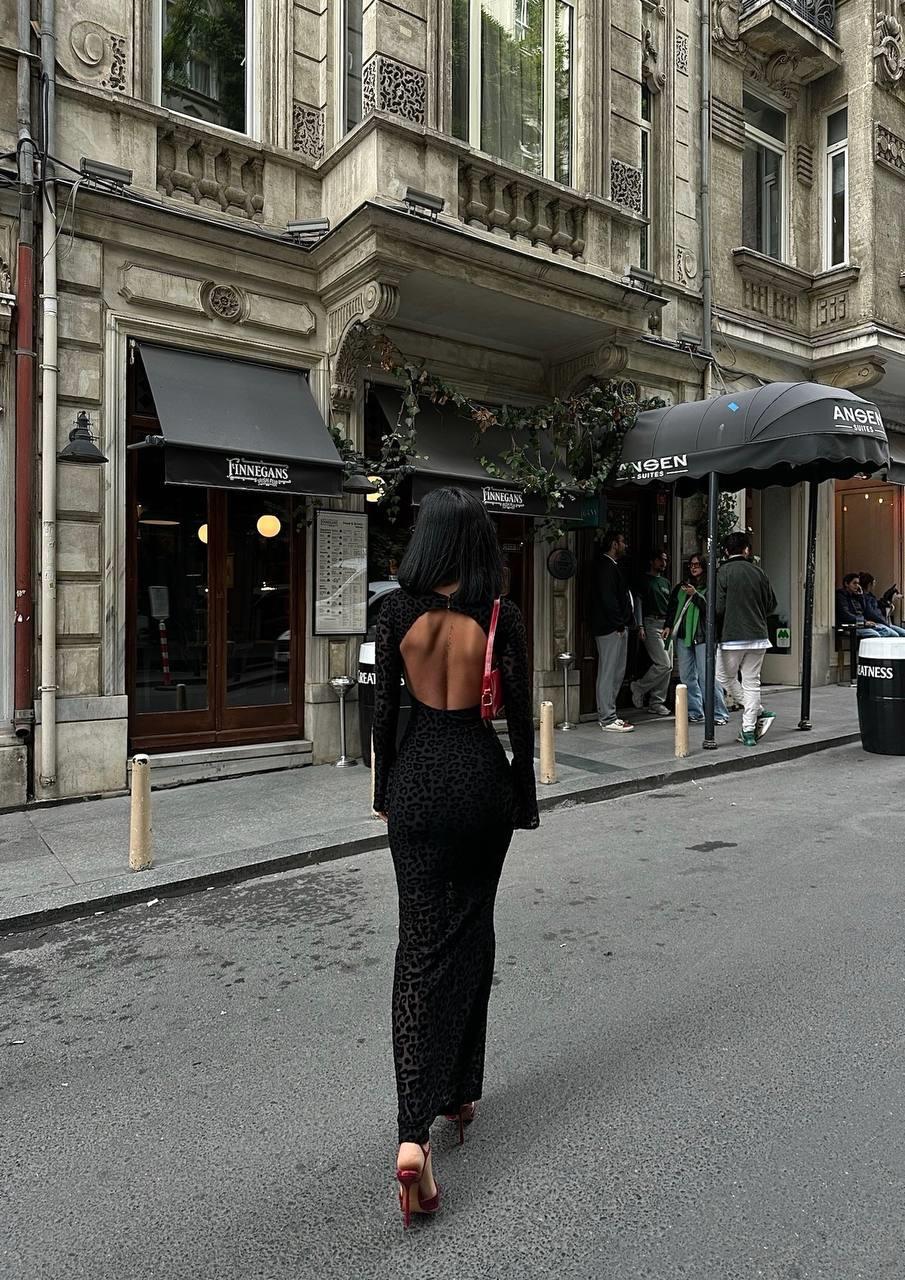 Sırt Dekolteli Leopar Desenli Siyah Maxi Elbise