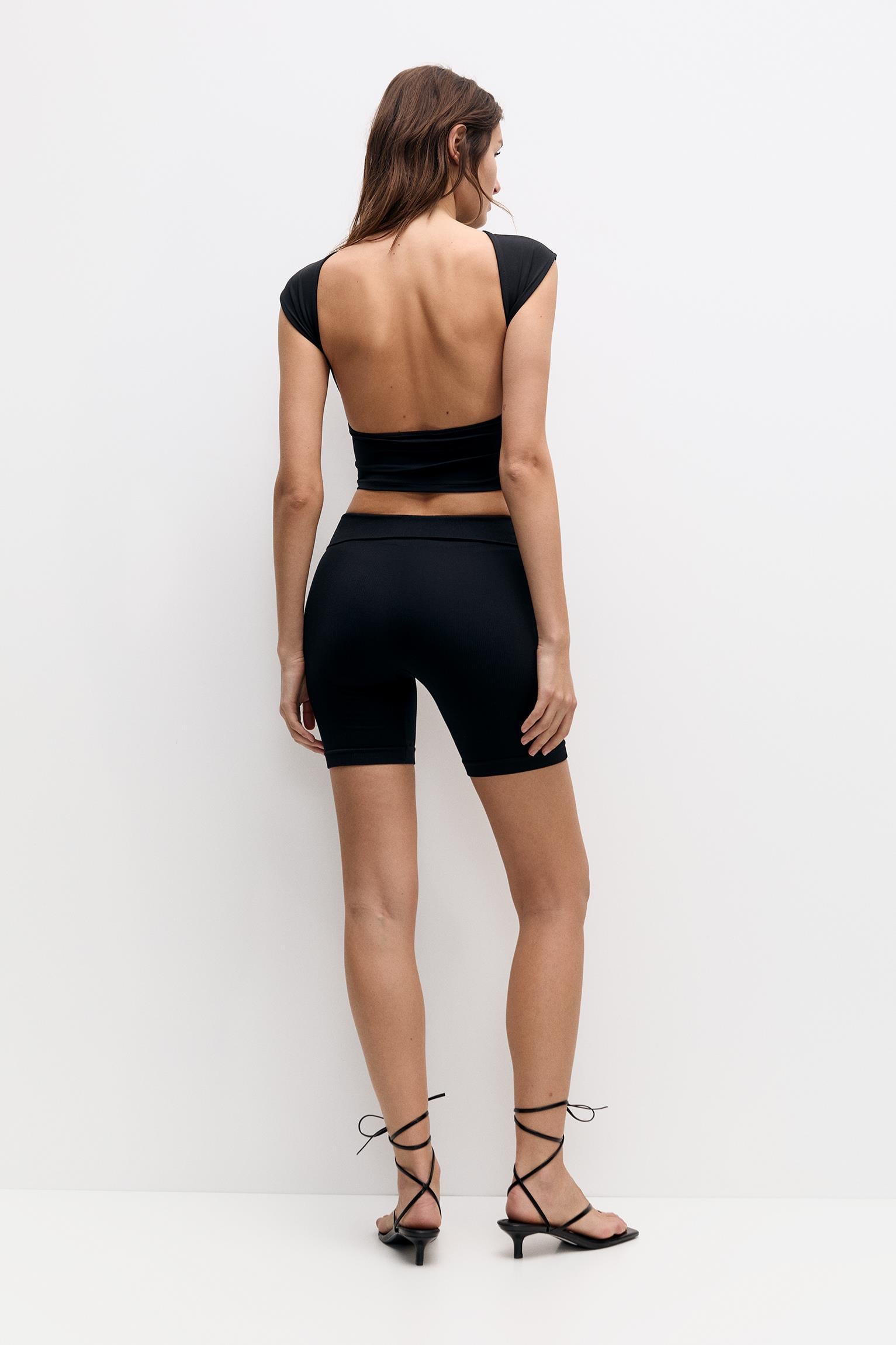 Sırt Dekolteli Pull Bear Bluz