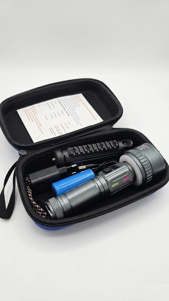 Çadır Dünyası Gold Police GP-287 Lazer Kamp Feneri - 50W 5000 Lümen Güçlü Işık, Teleskopik Zoomlu, Type-C Hızlı Şarjlı Powerbank Özellikli El Feneri