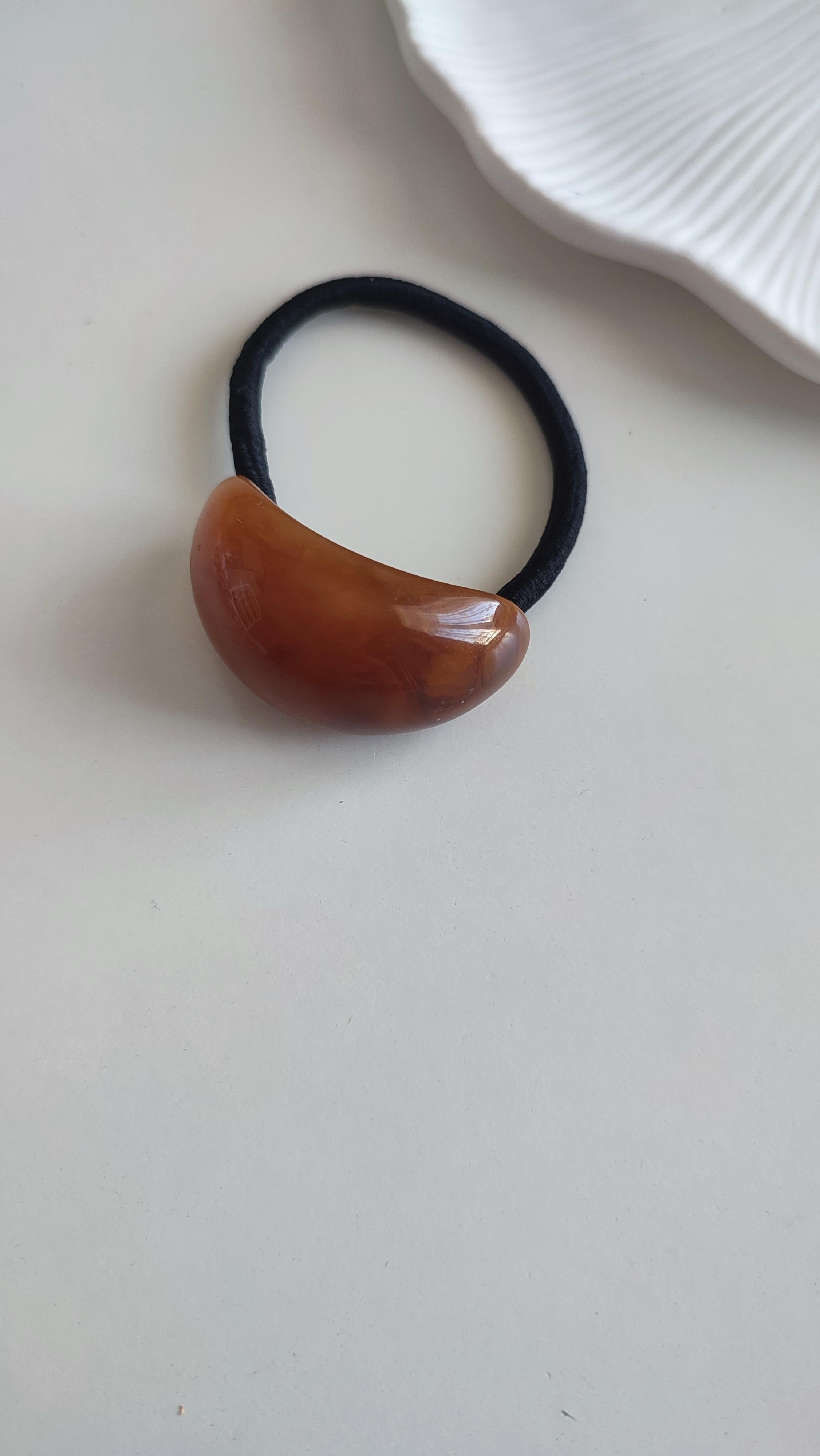 Acı Kahve Bombeli Kemik Lastik Toka 