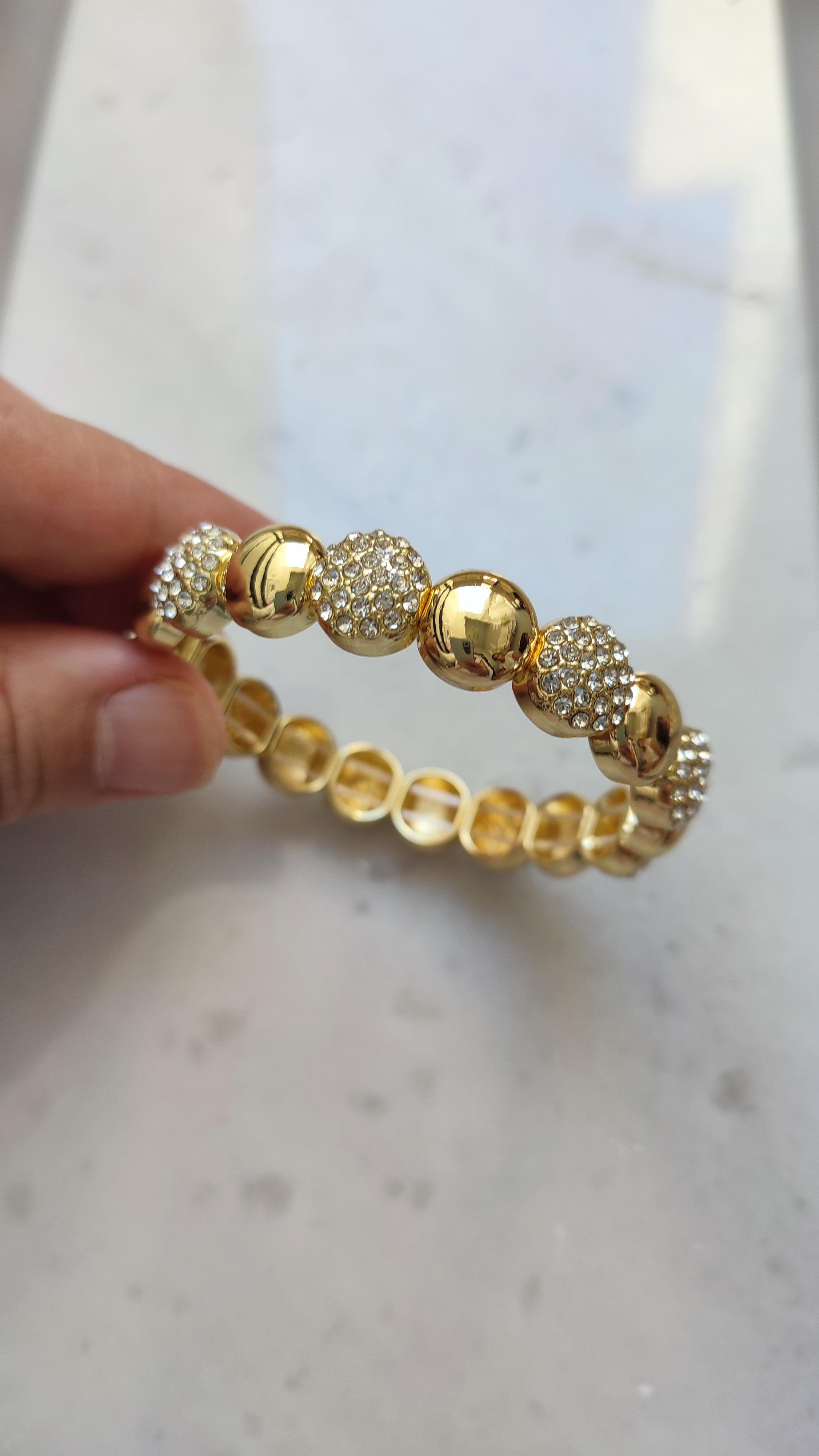 ALTIN KAPLAMA GOLD ÜZERİ TAŞLI LASTİK BİLEKİK 