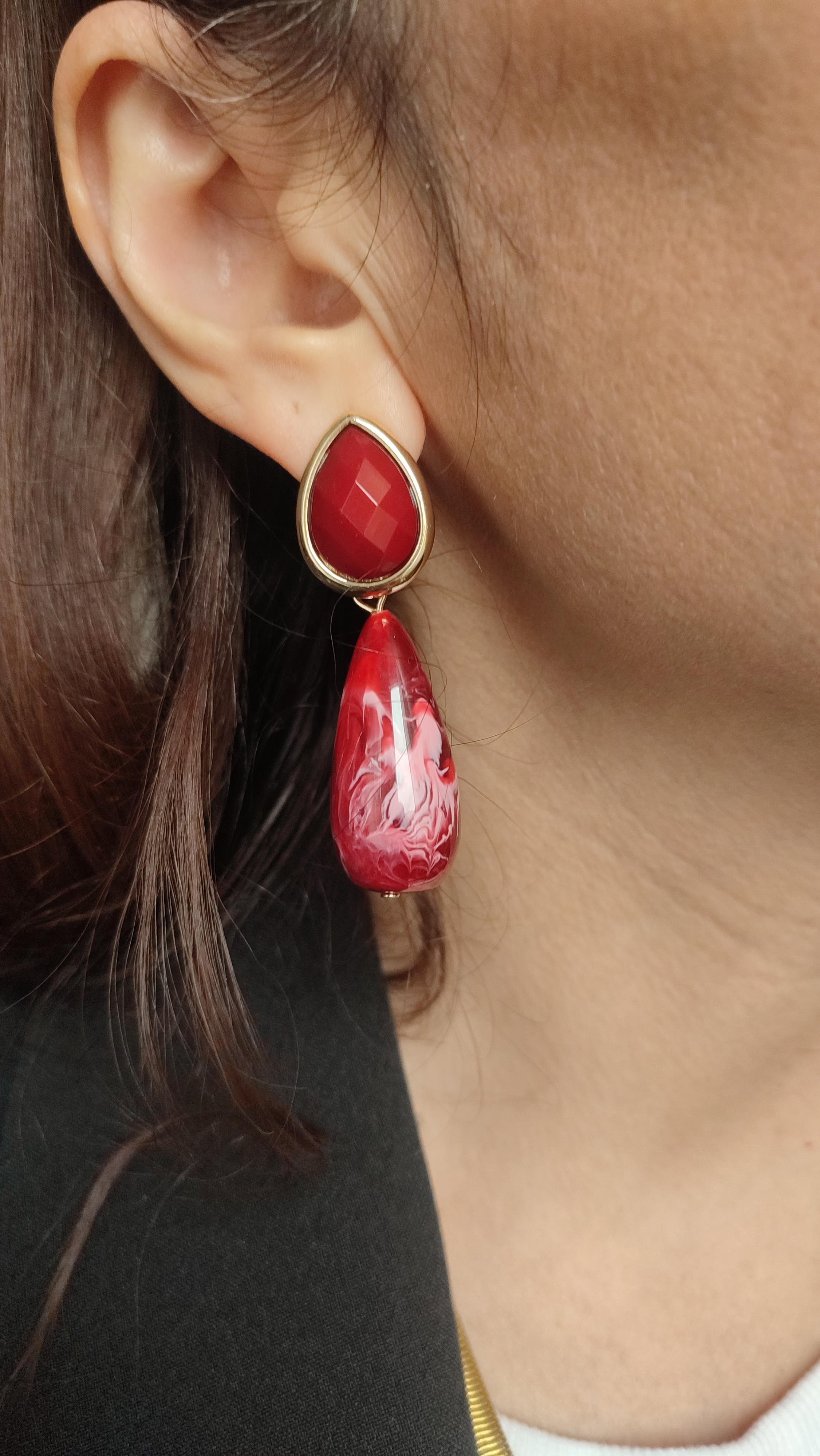 Bordo sallantılı küpe 