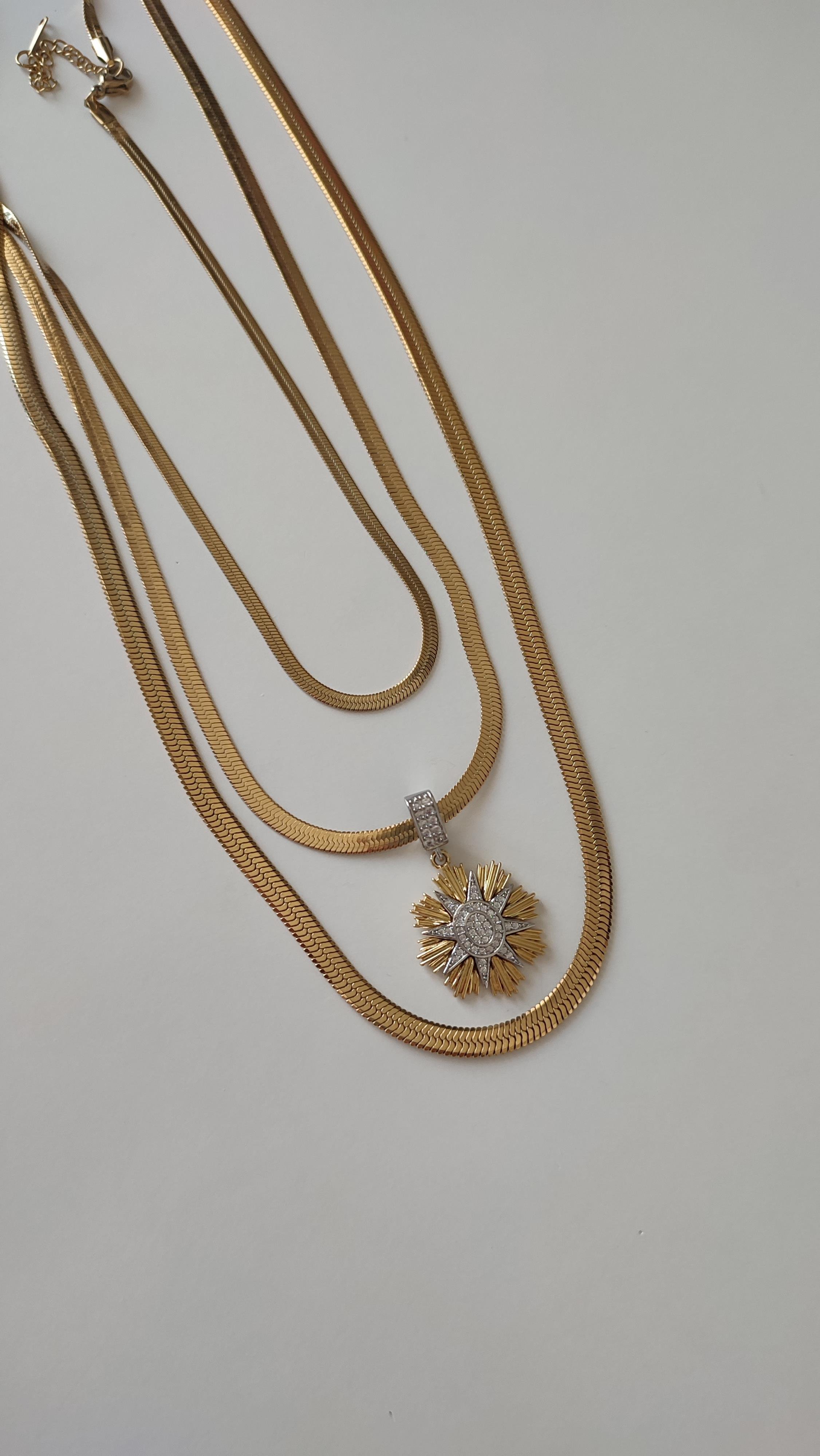 ÇELİK GOLD GÜNEŞ CHARMLI ÇOKLU KOLYE 