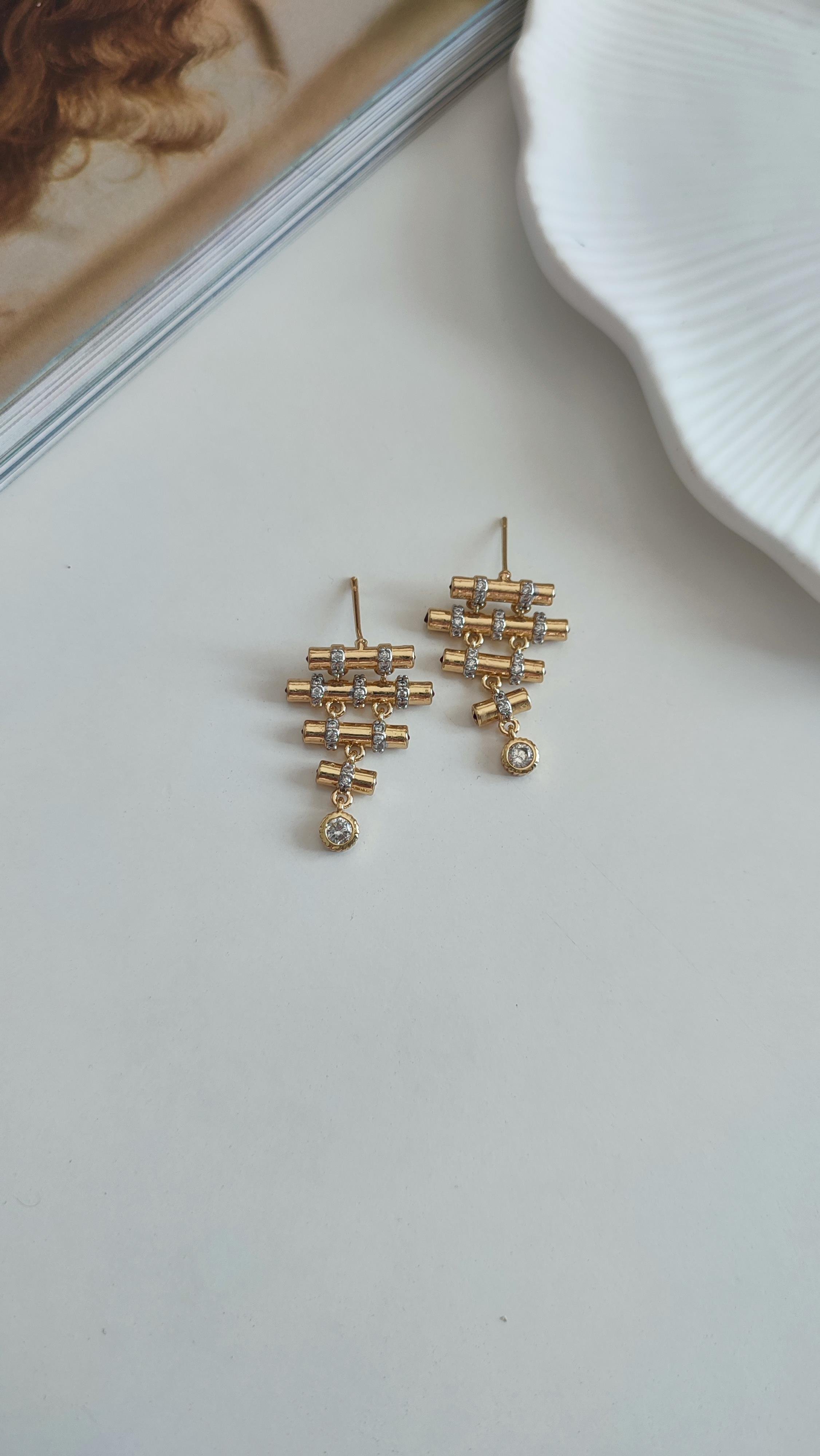 ÇELİK  GOLD TAŞLI MARKA MODEL KÜPE 