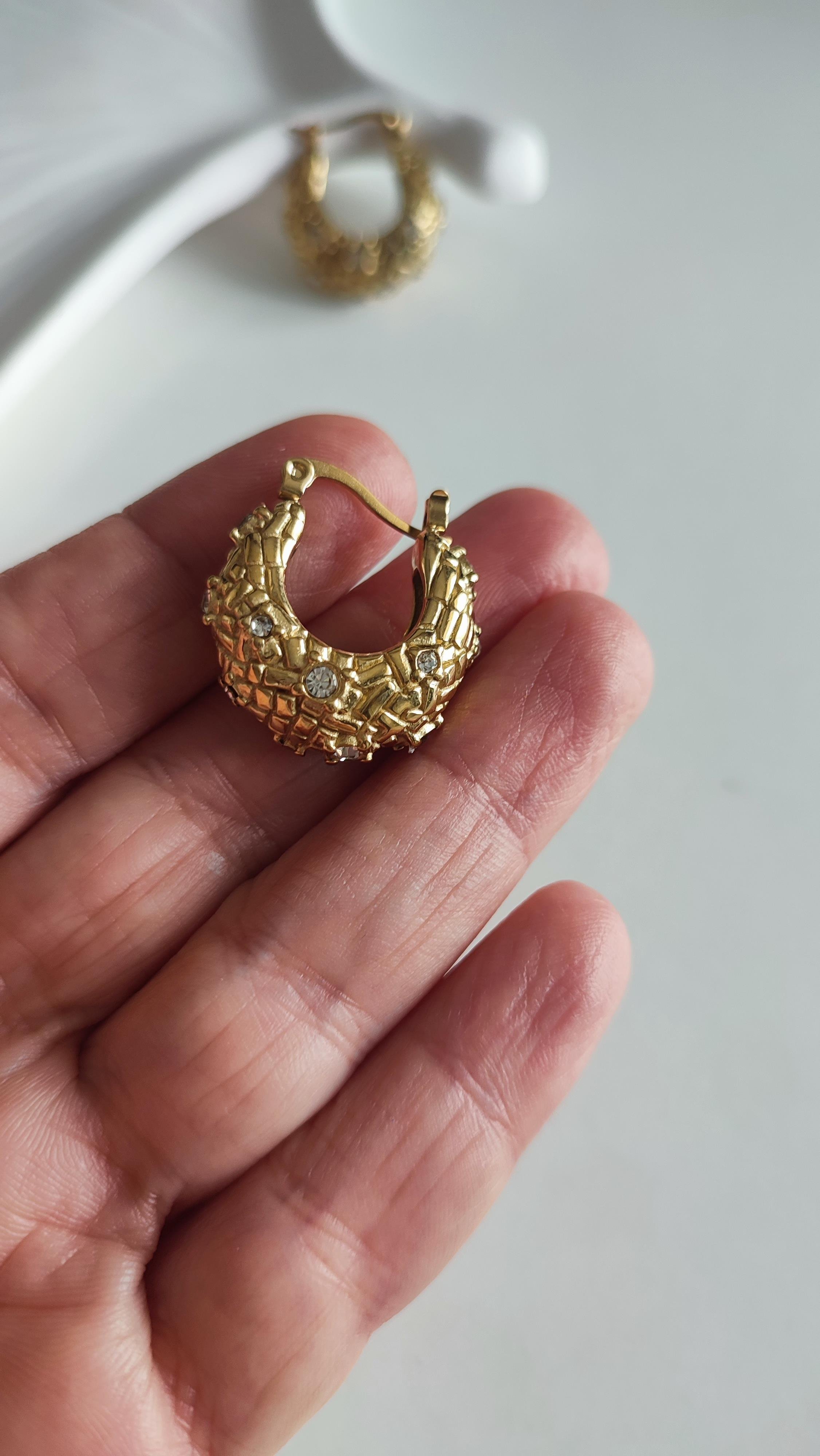 ÇELİK GOLD ÜZERİ TAŞLI SEPET KÜPE 