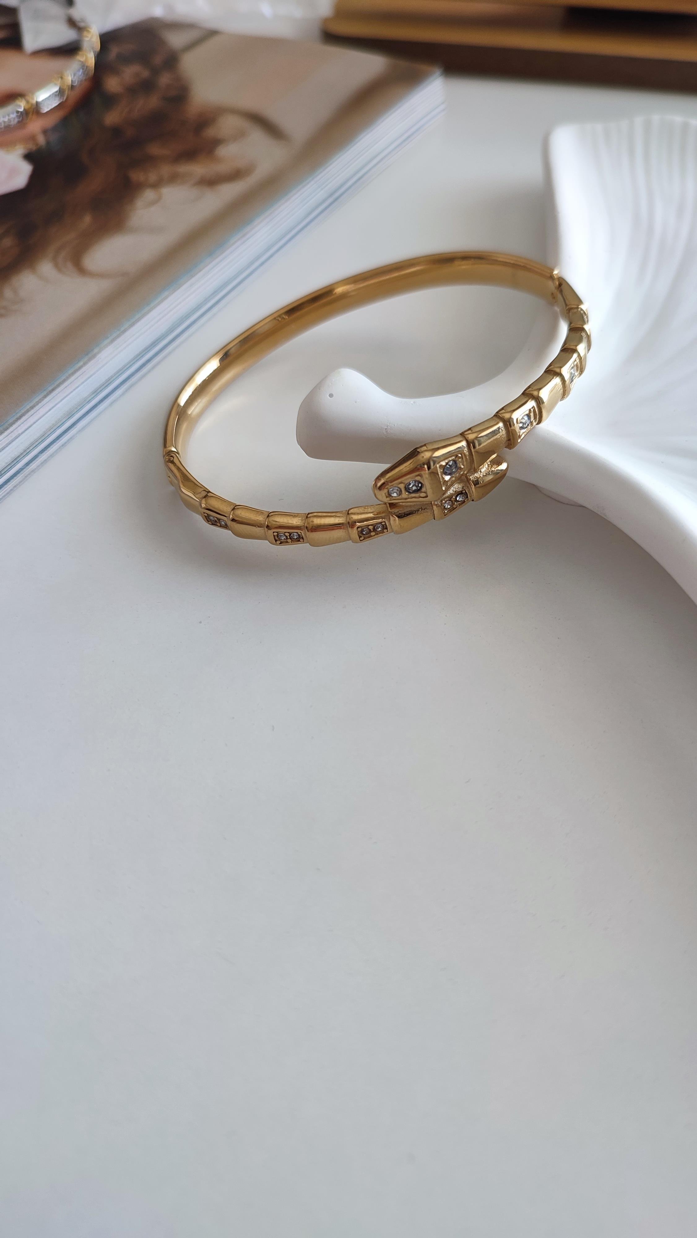 ÇELİK GOLD YILAN DESENLİ KELEPÇE 