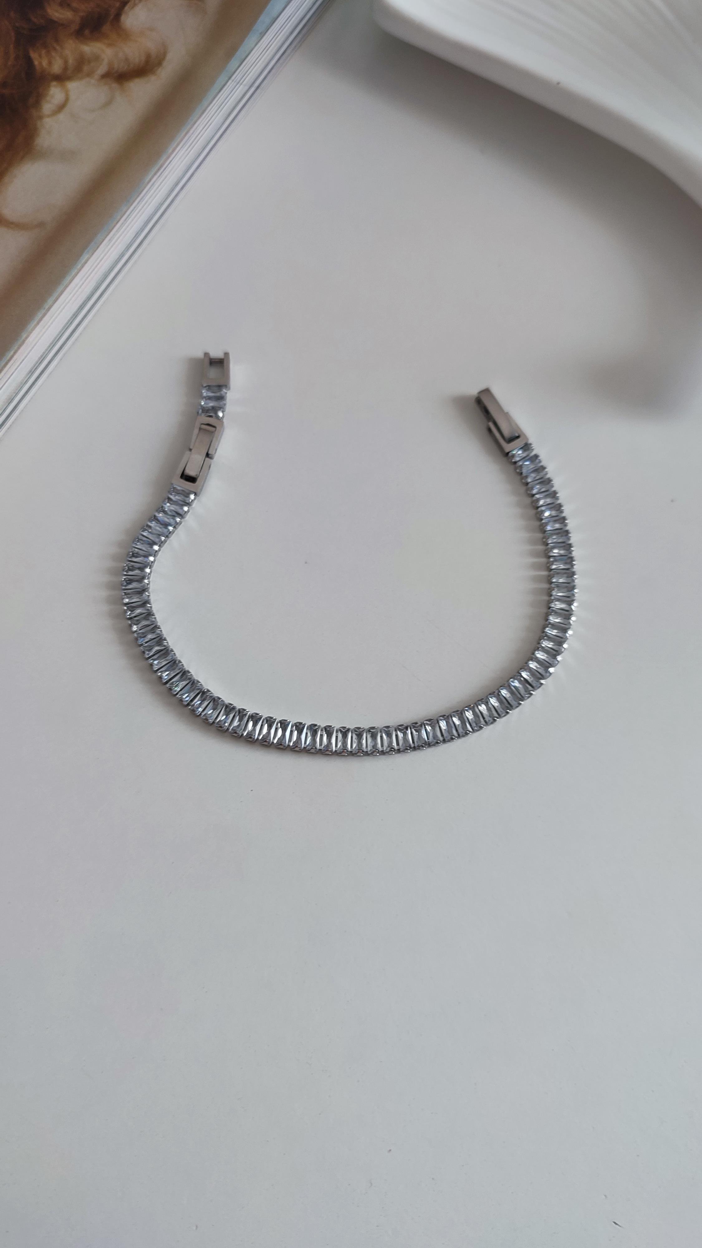 ÇELİK SİLVER BAGET TAŞLI BİLEKLİK (18 CM)