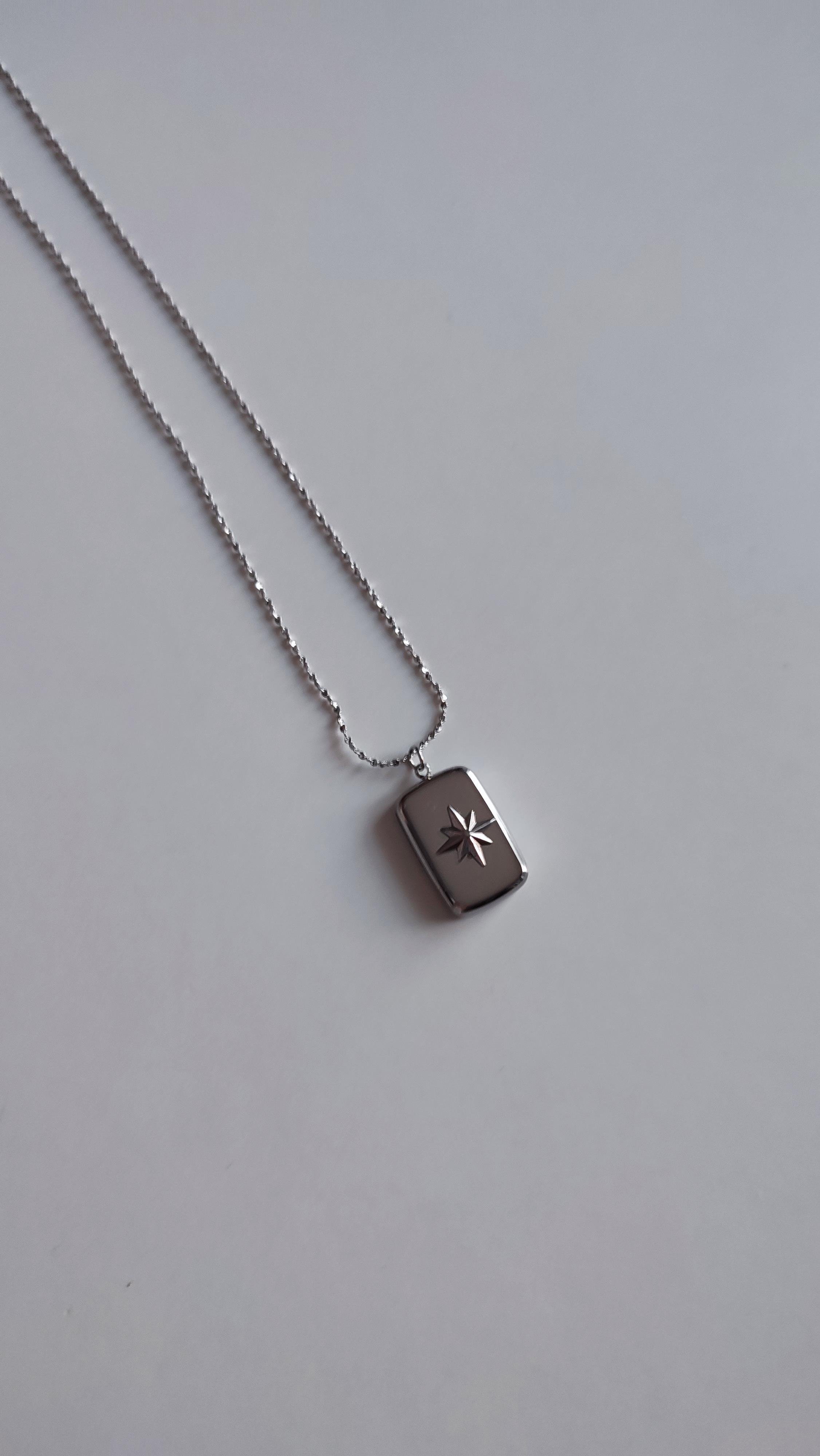 Çelik Silver Plaka Üzeri Kutup Yıldızı Kolye (46 cm)