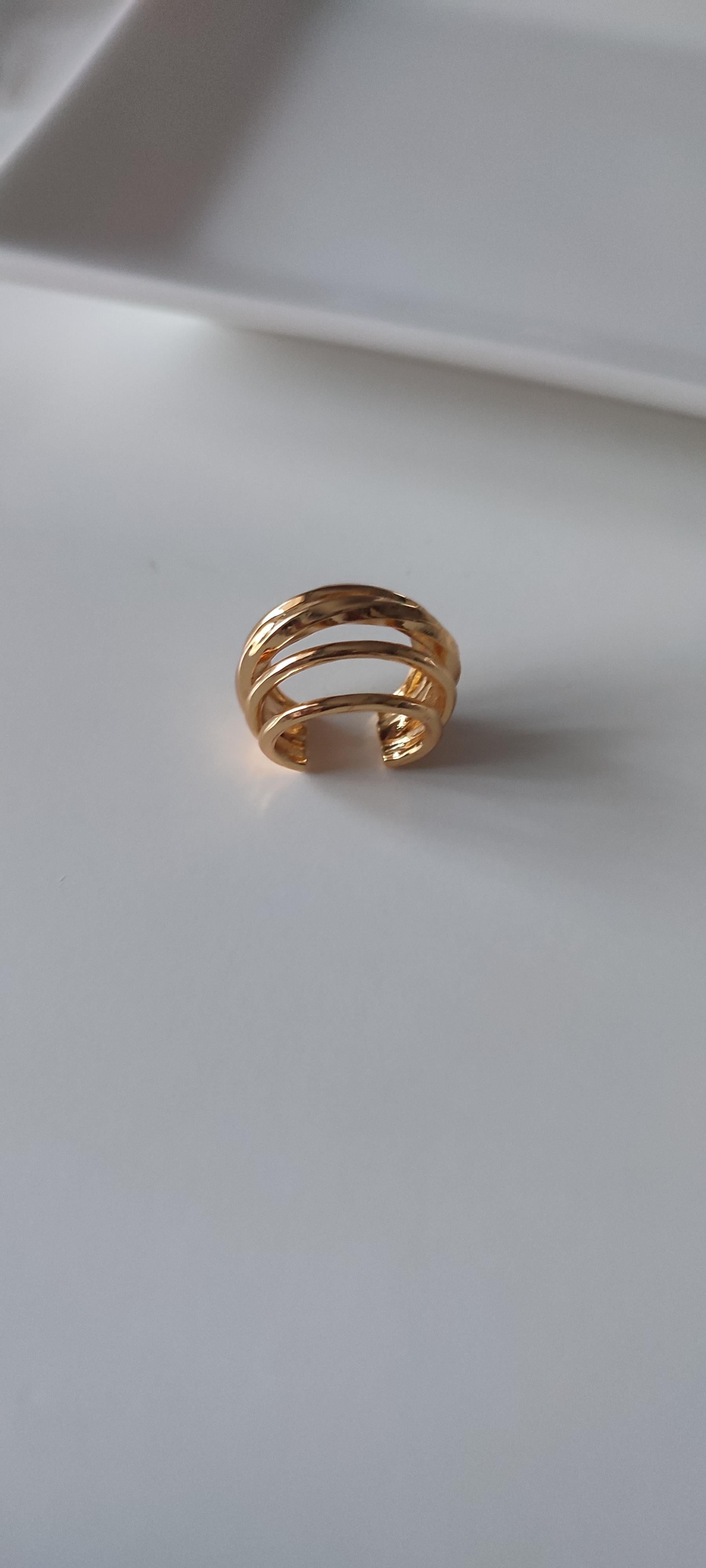 GOLD ÇOKLU GÖRÜNÜMLÜ KIKIRDAK KÜPE 