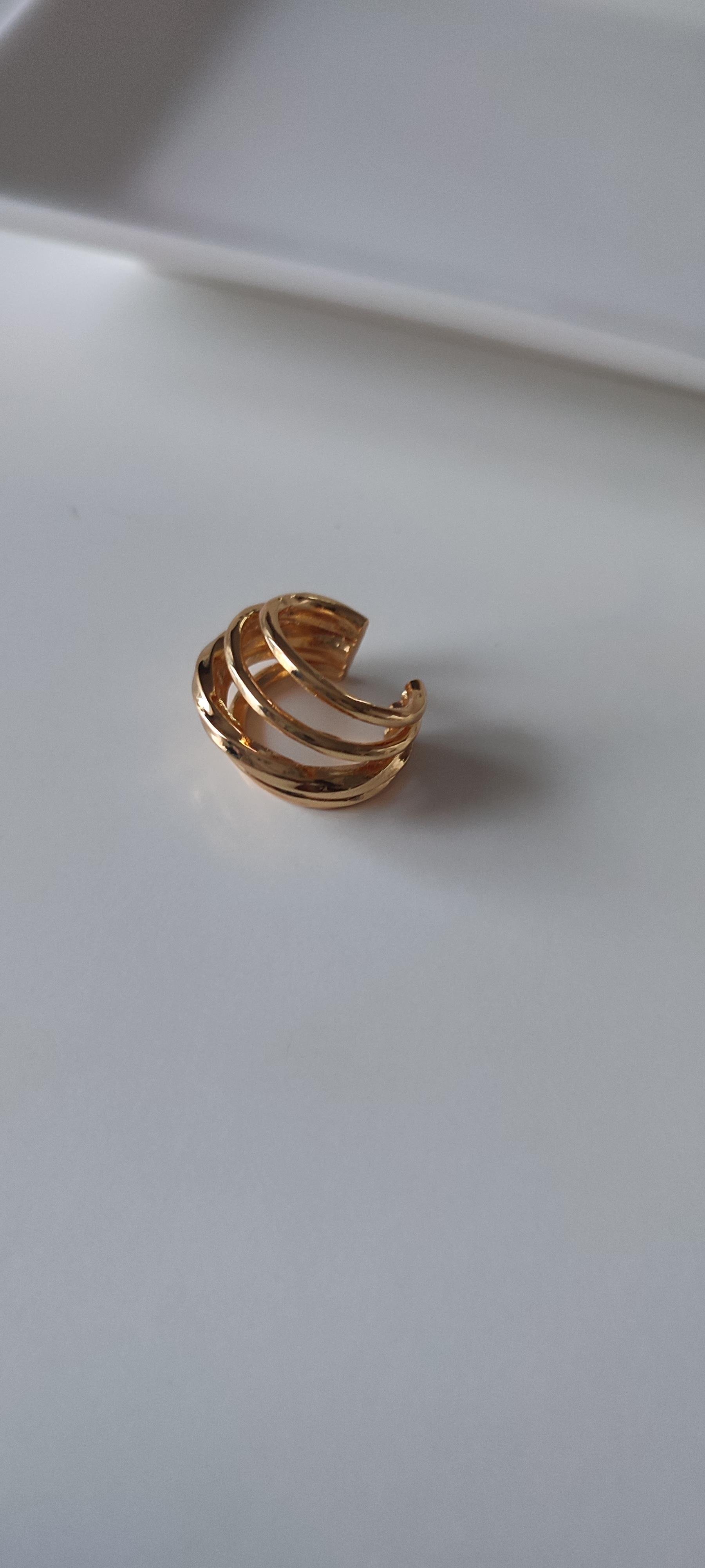 GOLD ÇOKLU GÖRÜNÜMLÜ KIKIRDAK KÜPE 