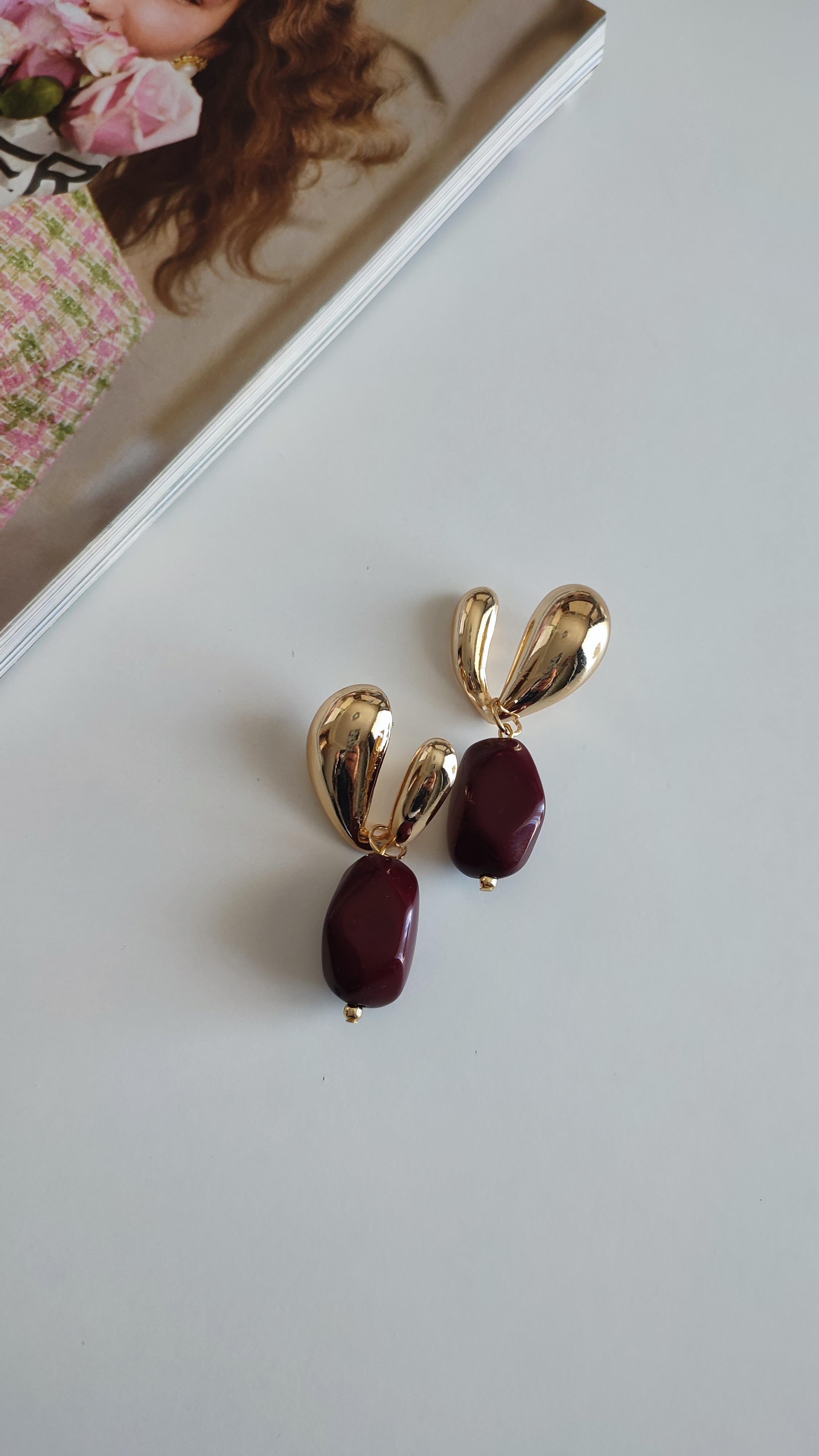 Gold Detaylı Bordo Küpe 
