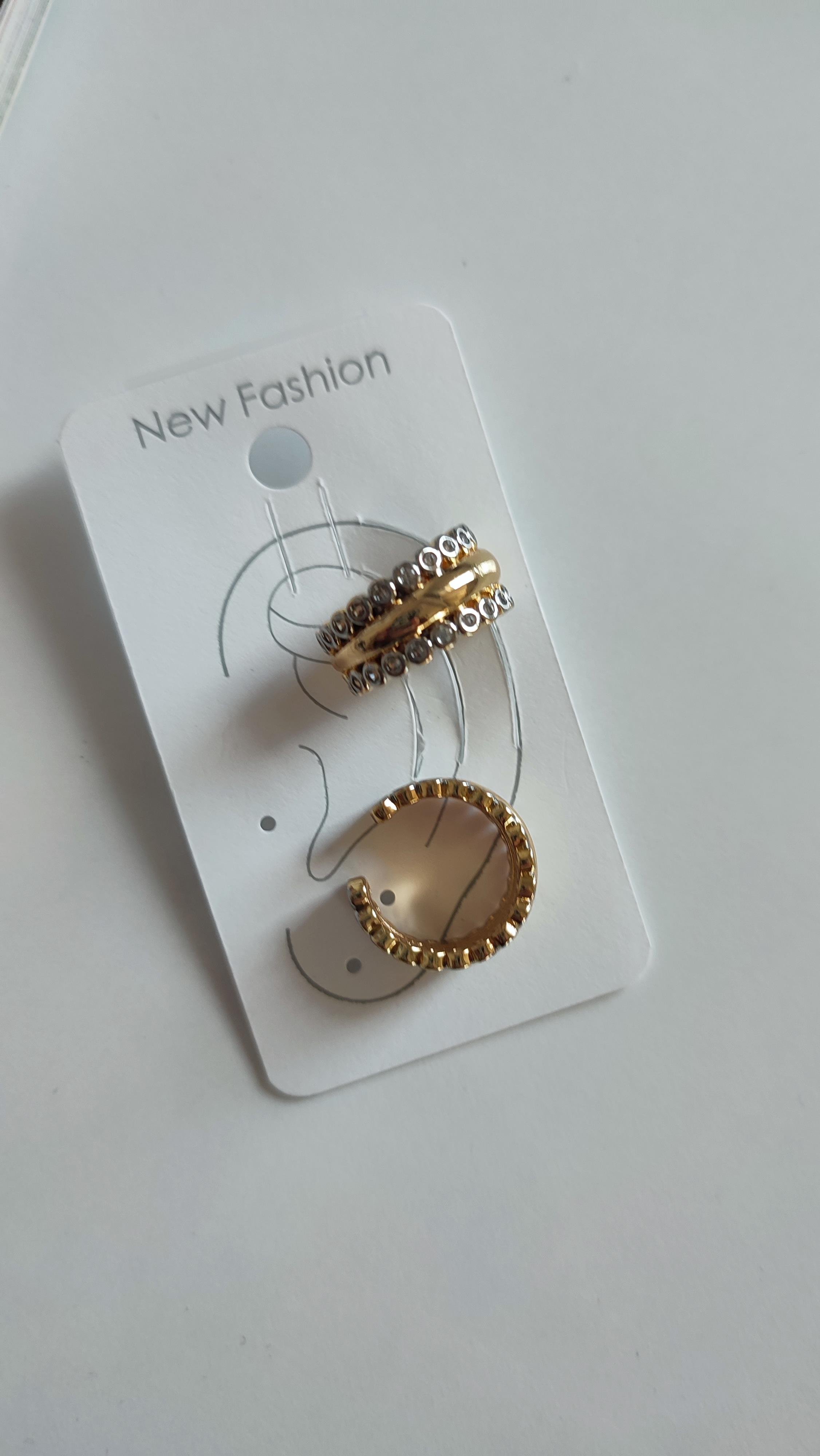 GOLD İKİ SIRA TAŞLI MODEL KIKIRDAK KÜPE 
