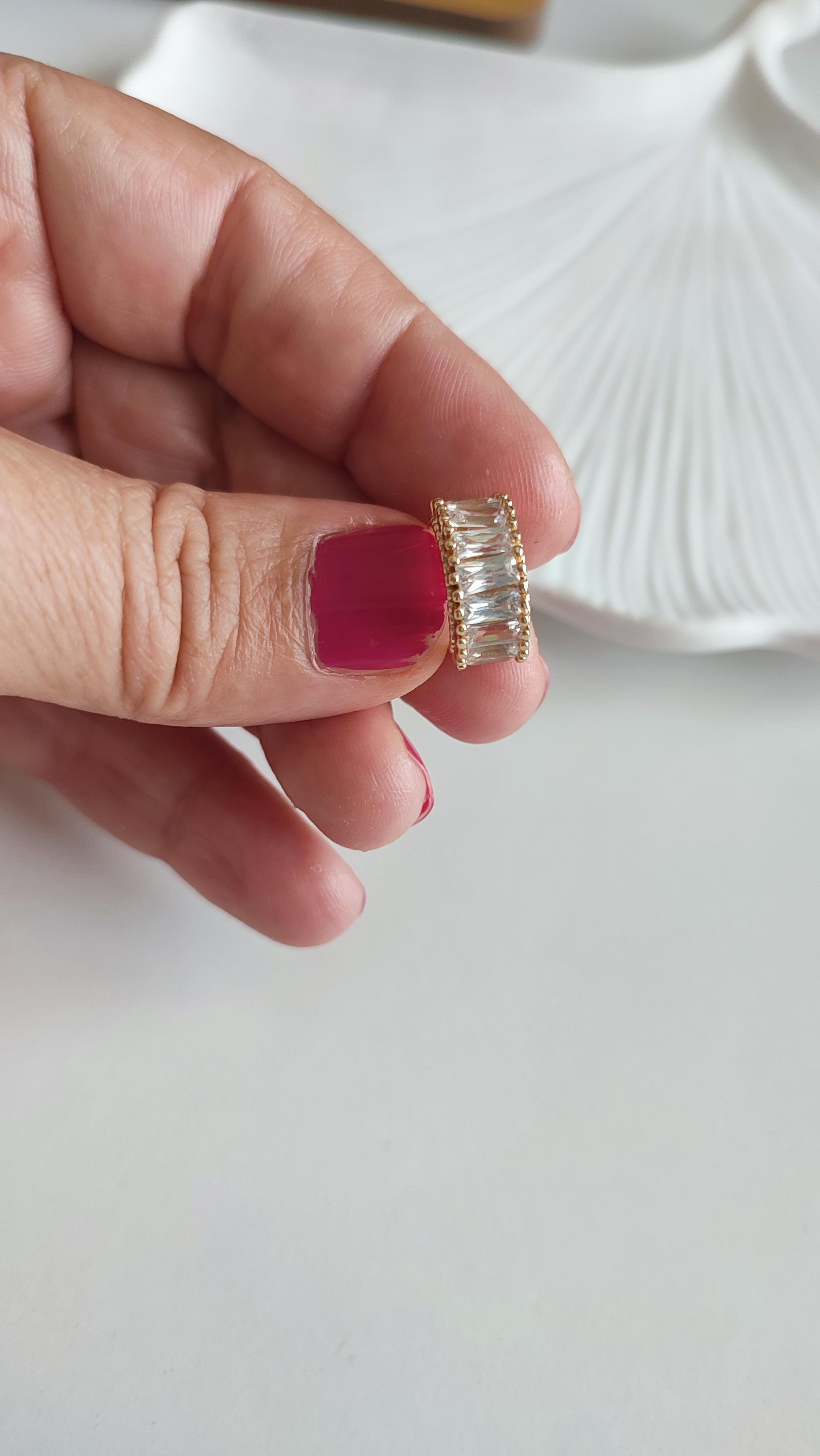 Gold İkili Taşlı Kıkırdak Küpe 
