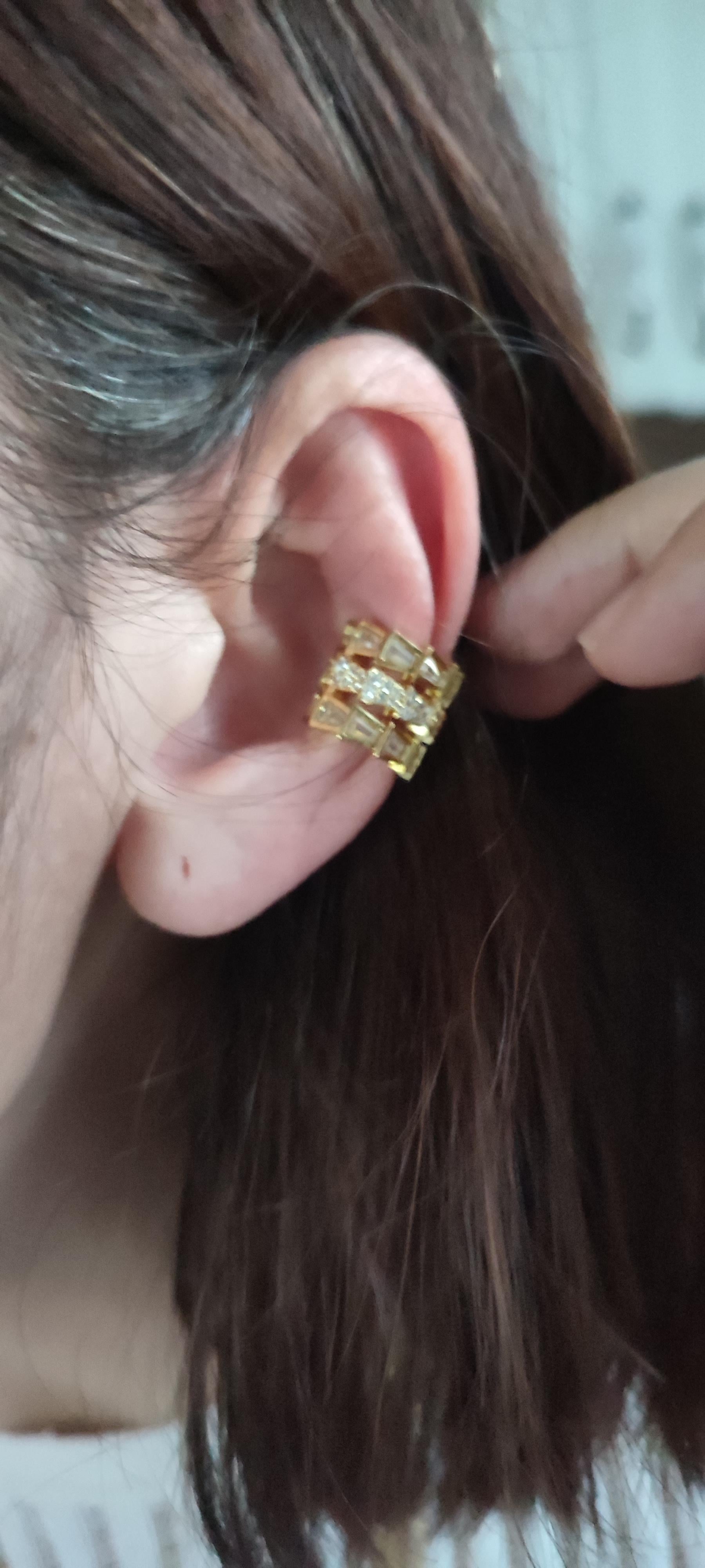 GOLD KESME TAŞLI ÜÇLÜ KIKIRDAK KÜPE 