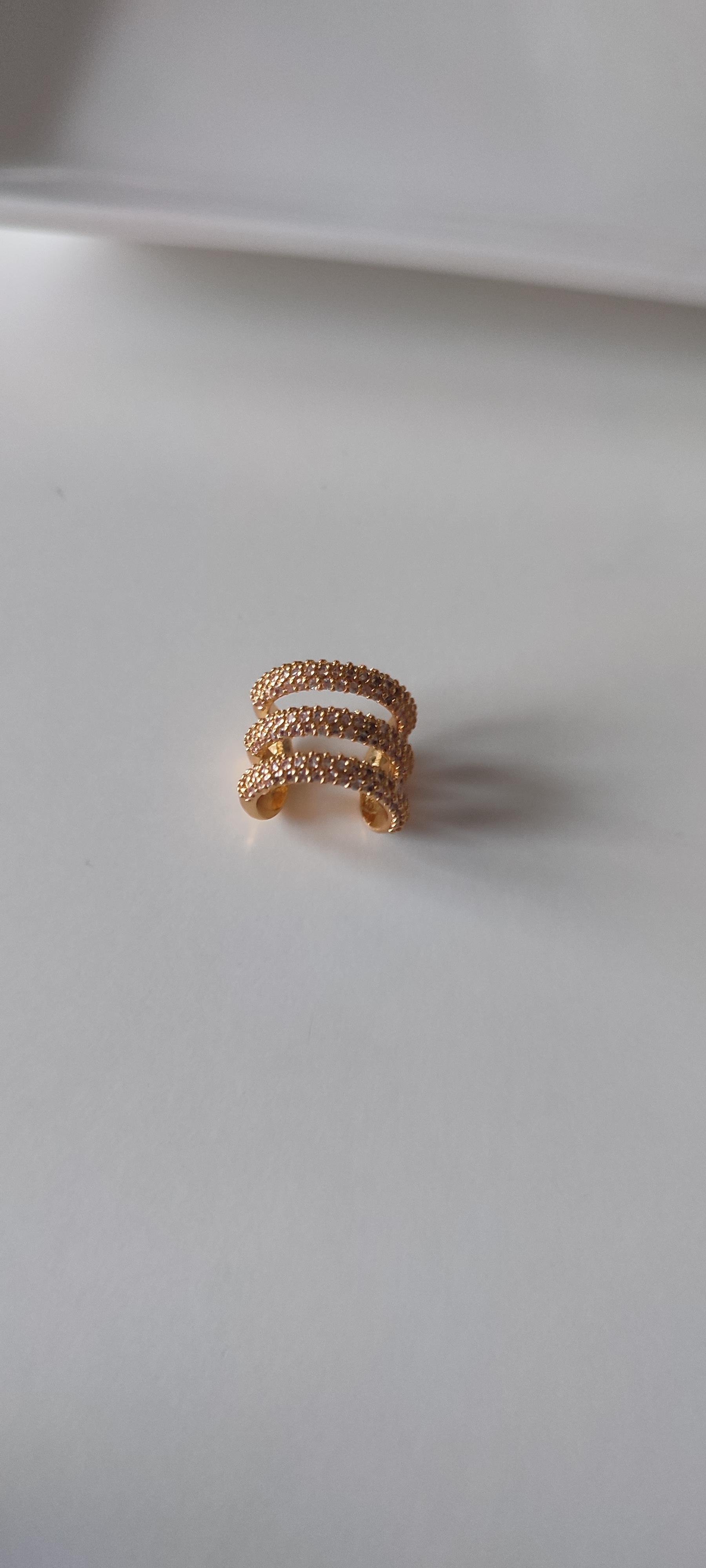 GOLD TAŞLI ÜÇLÜ KIKIRDAK KÜPE 