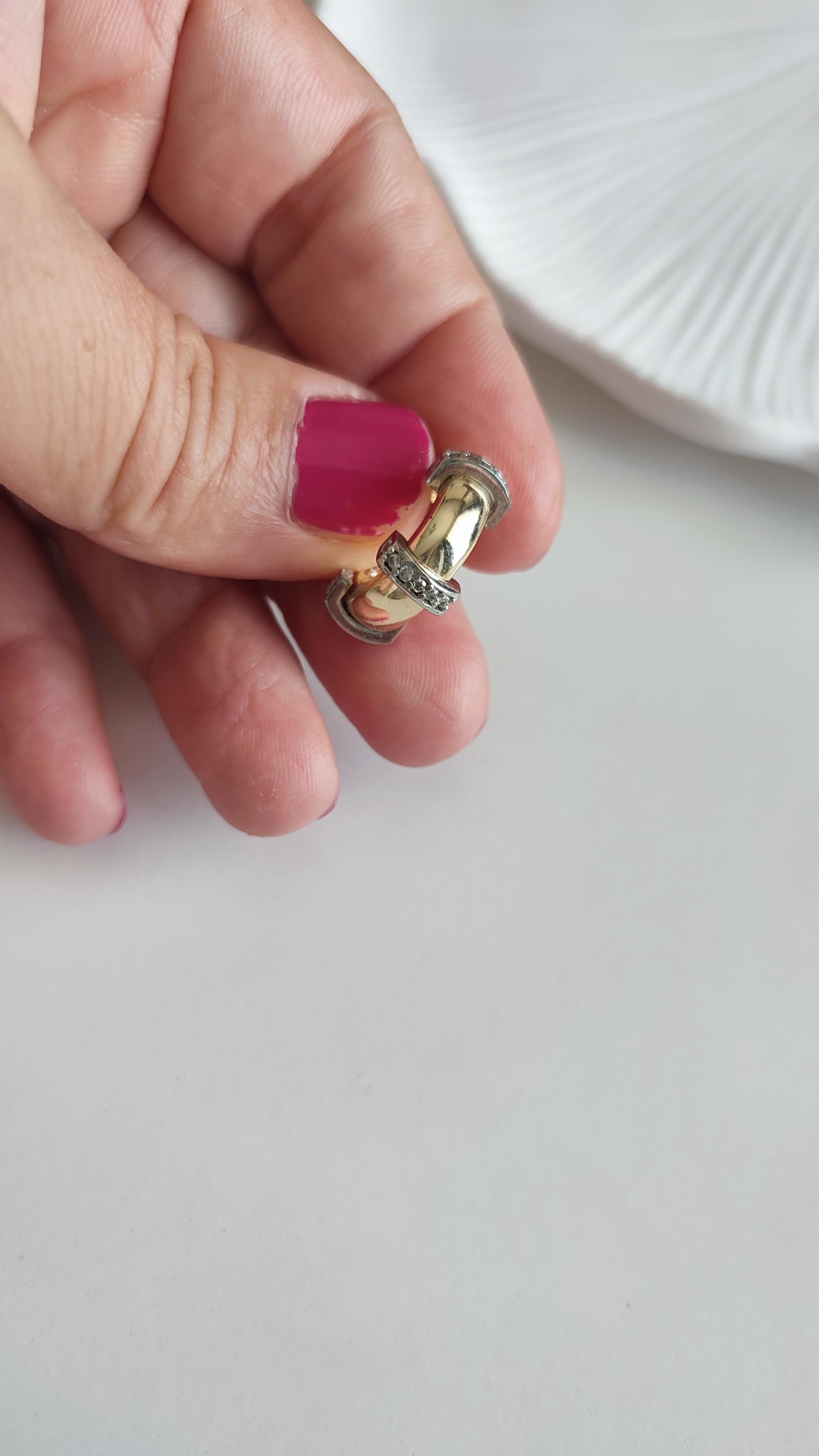 Gold Üzeri Silver Taşlı Kıkırdak Küpe 