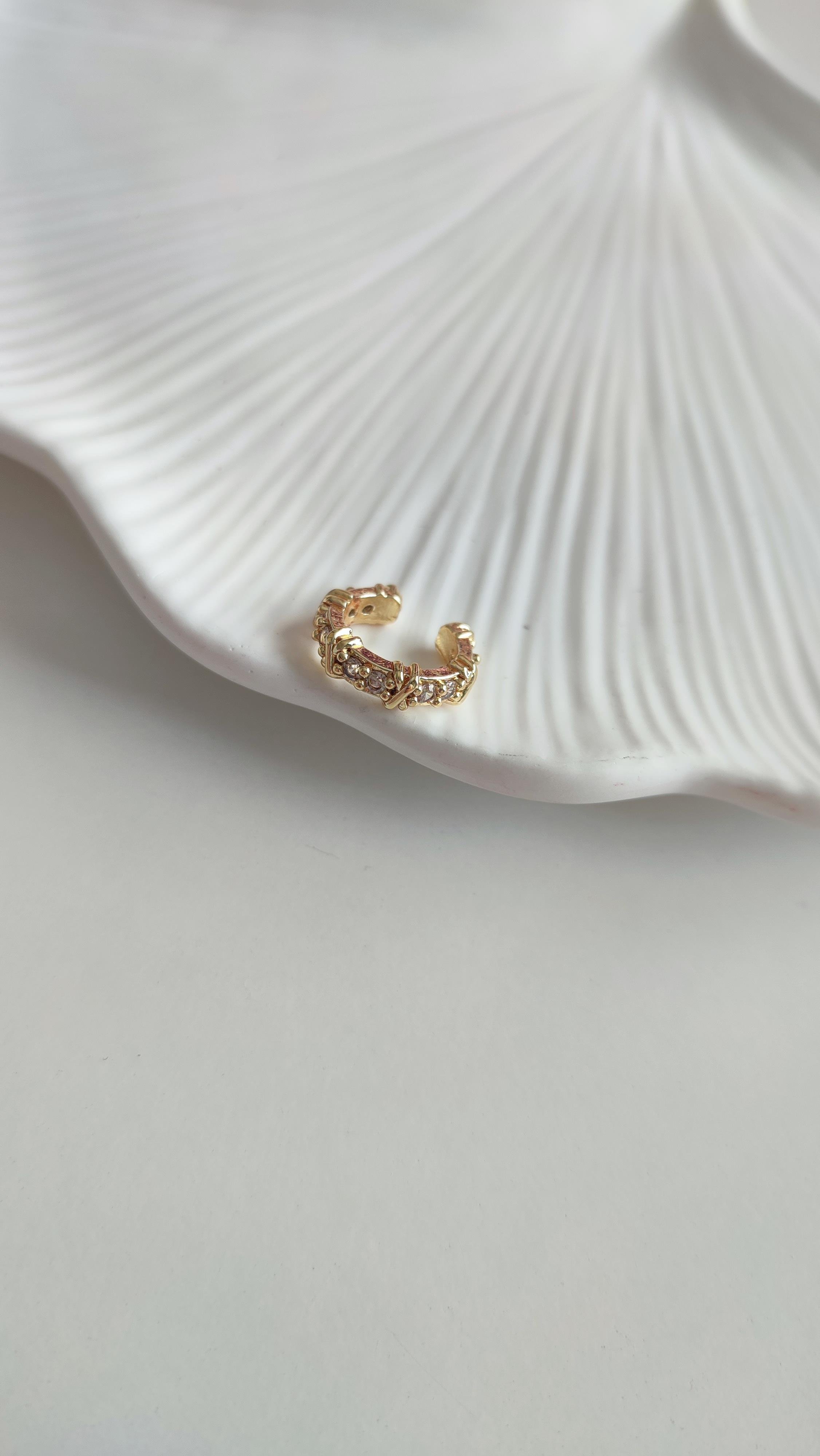 Gold Xoxo Taşlı Earcuff 
