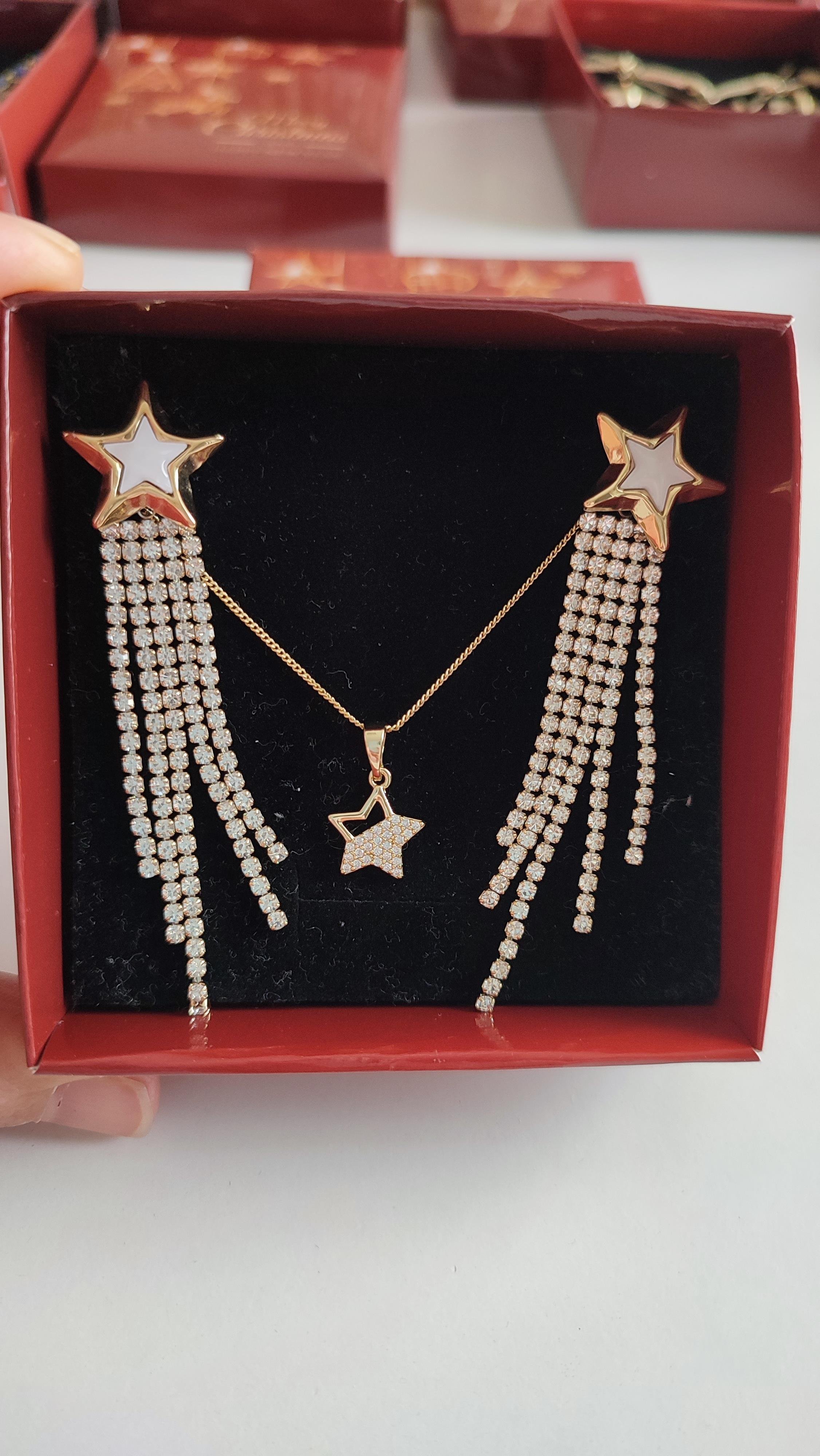 GOLD YILDIZ KOLYE KÜPE KOMBİNİ 