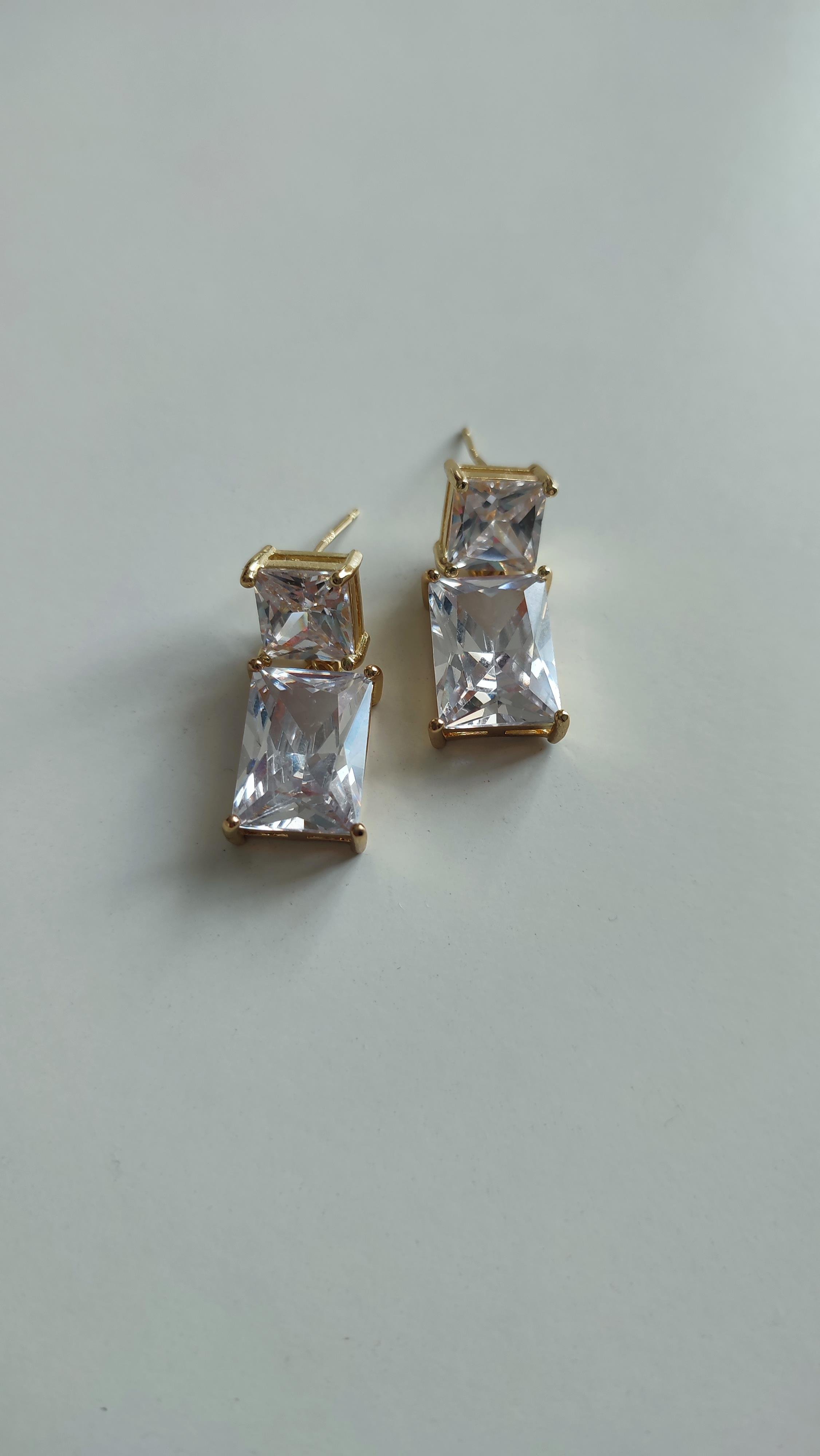 İthal ikili Baget Taşlı Küpe (Gold)
