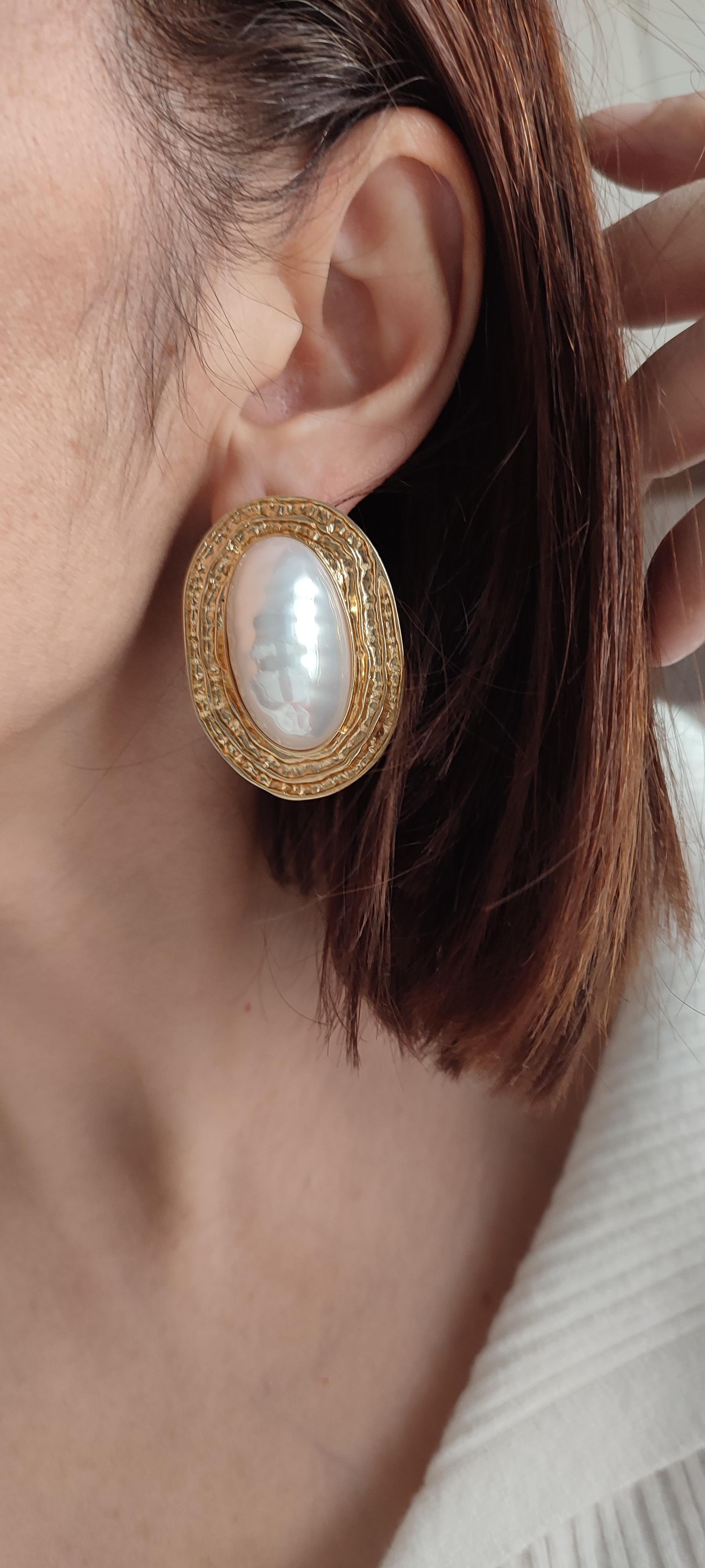OVAL İNCİLİ GOLD DETAYLI KÜPE 