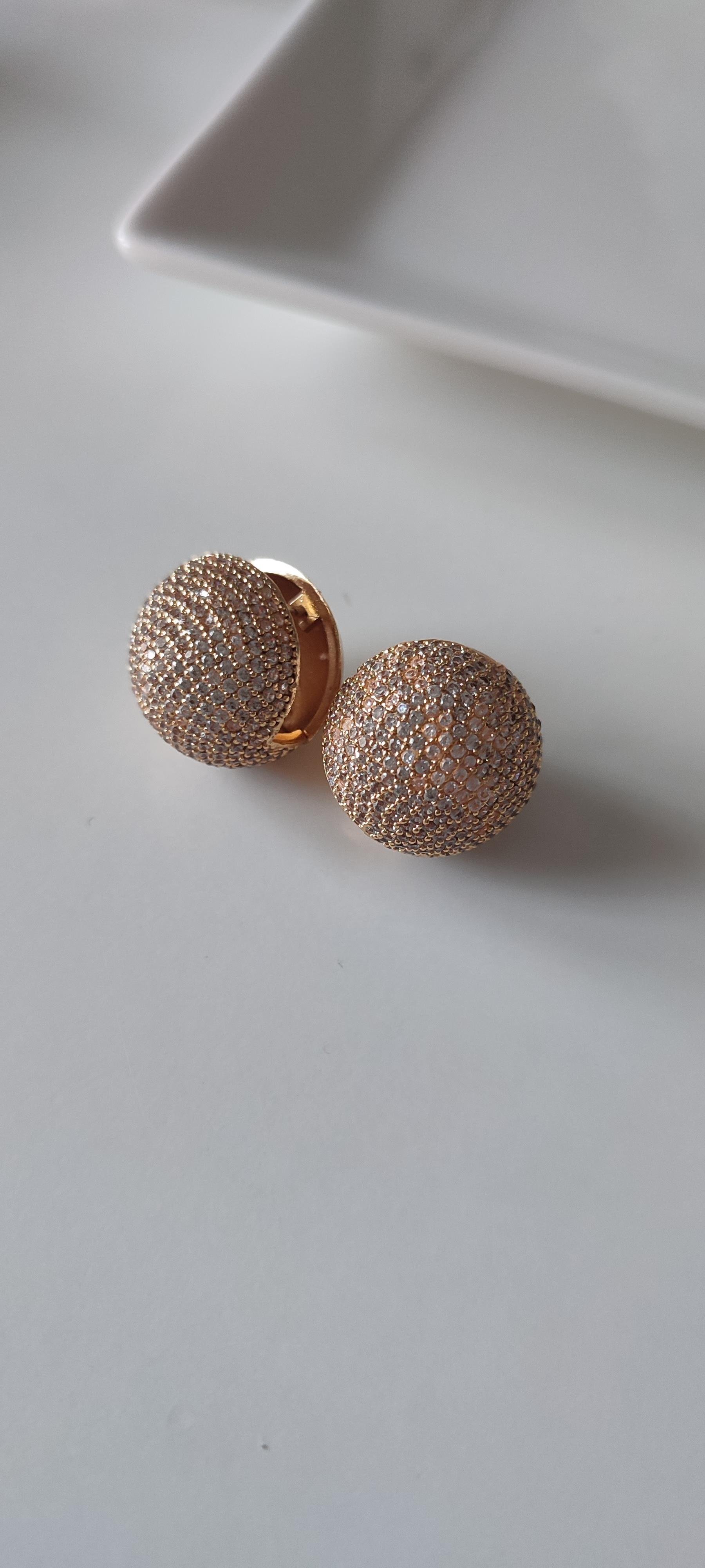 ÖZEL SERİ GOLD TAŞLI TOP KÜPE 