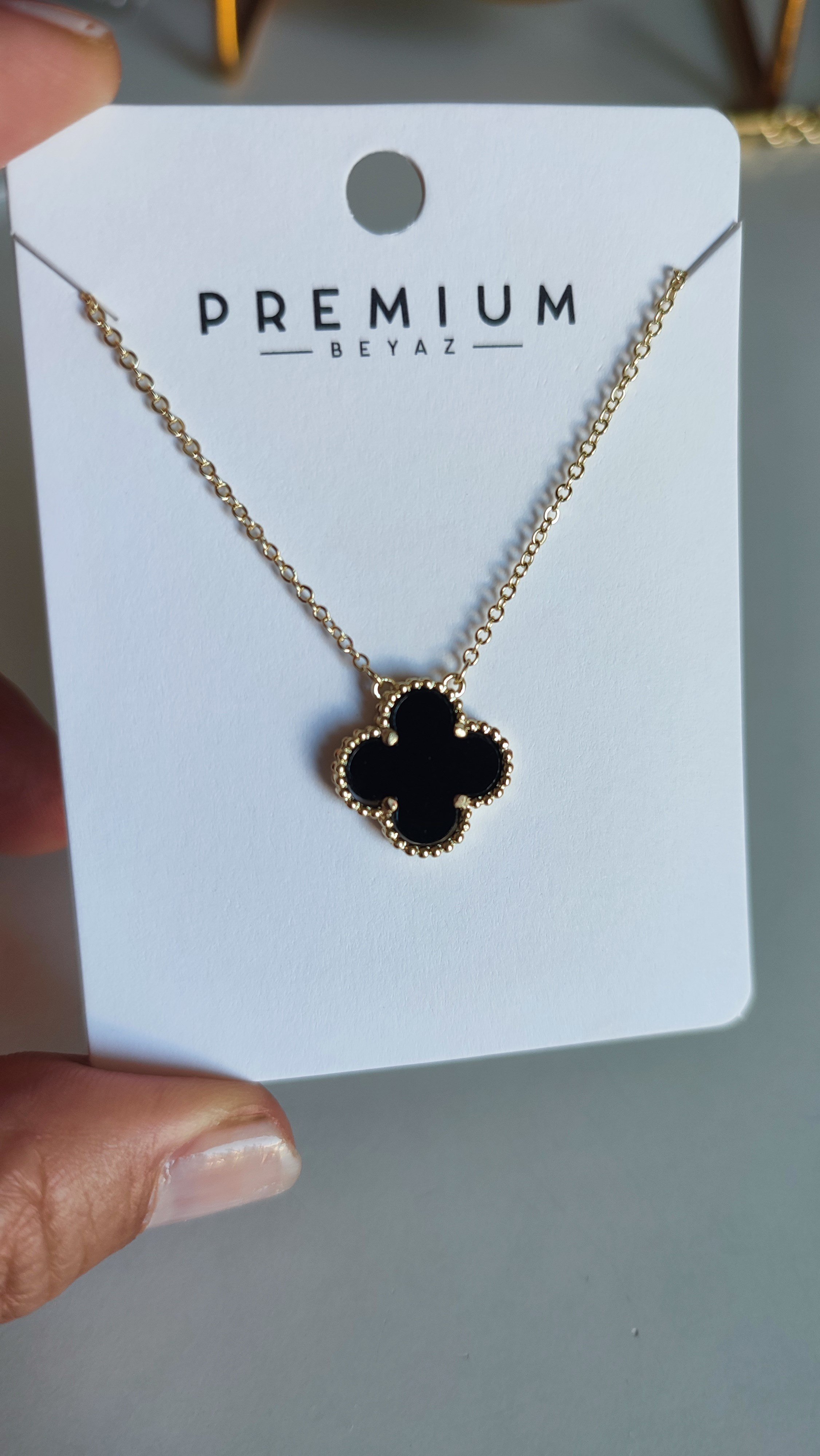 PREMİUM GOLD RENK SİYAH YONCA KOLYE (48 CM)