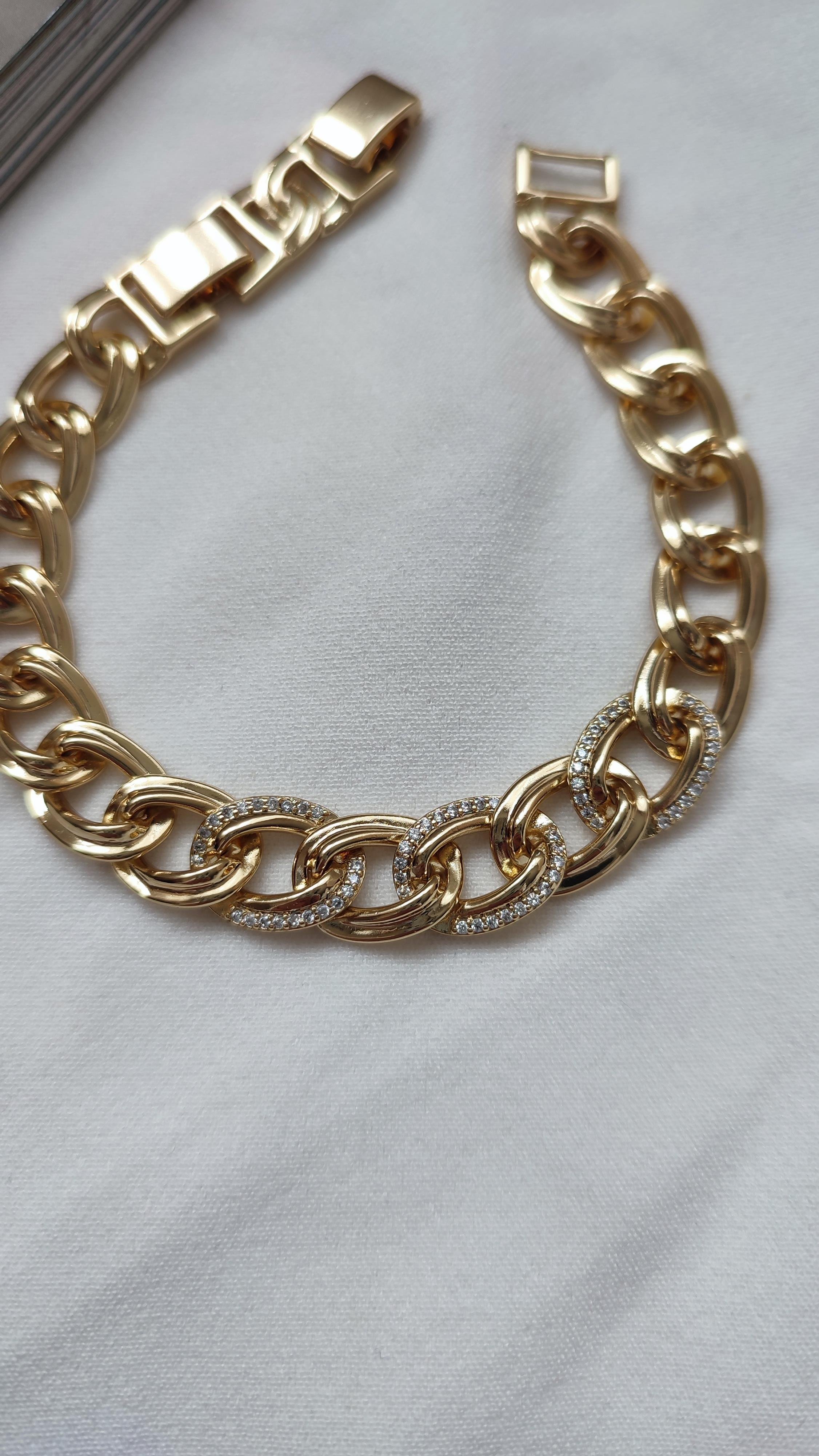XP 14 K RENGİNDE SAMANYOLU BİLEKLİK ( 19 cm) 