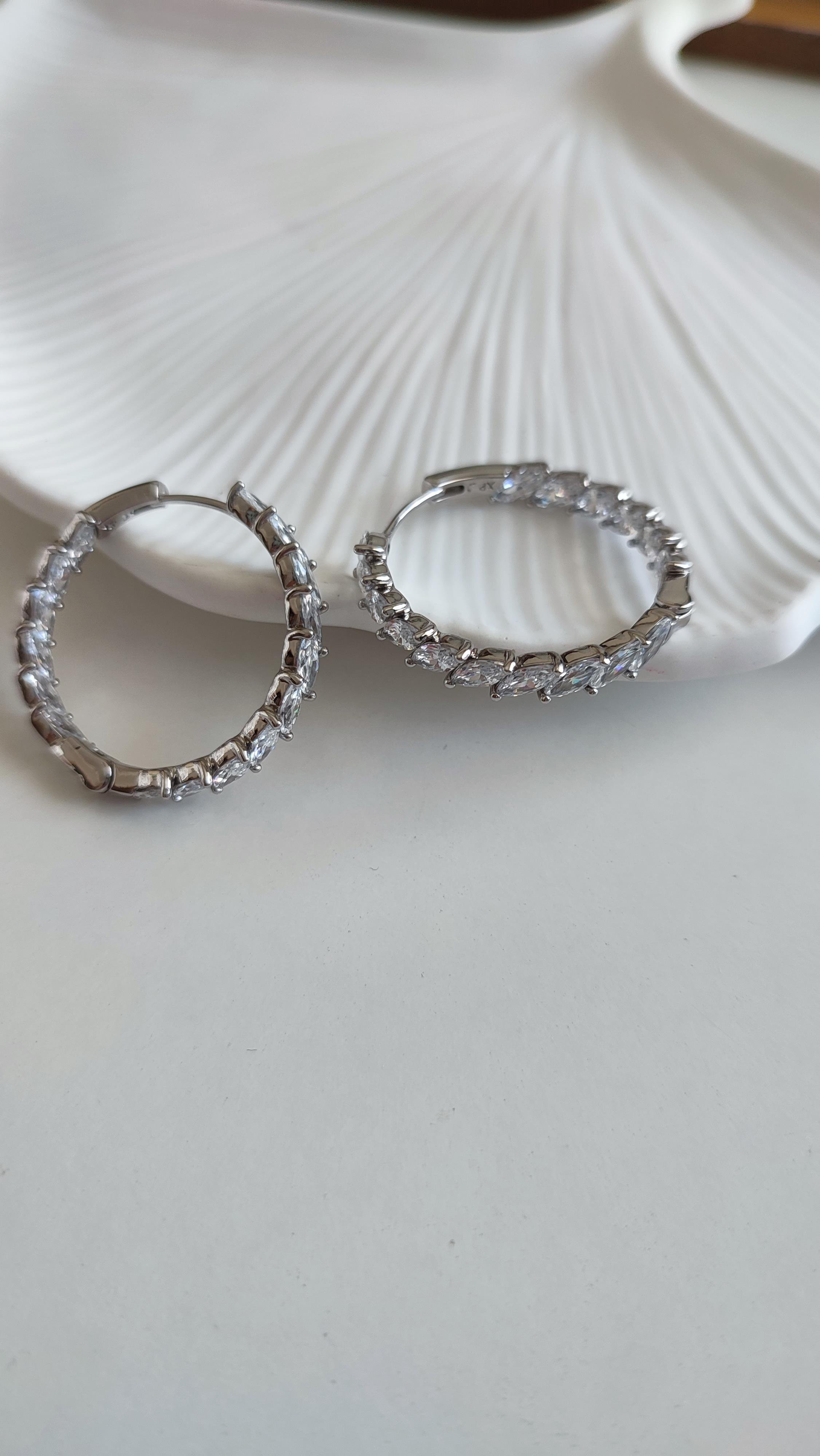 Xp Özel Seri Silver Taşlı Halka Küpe 