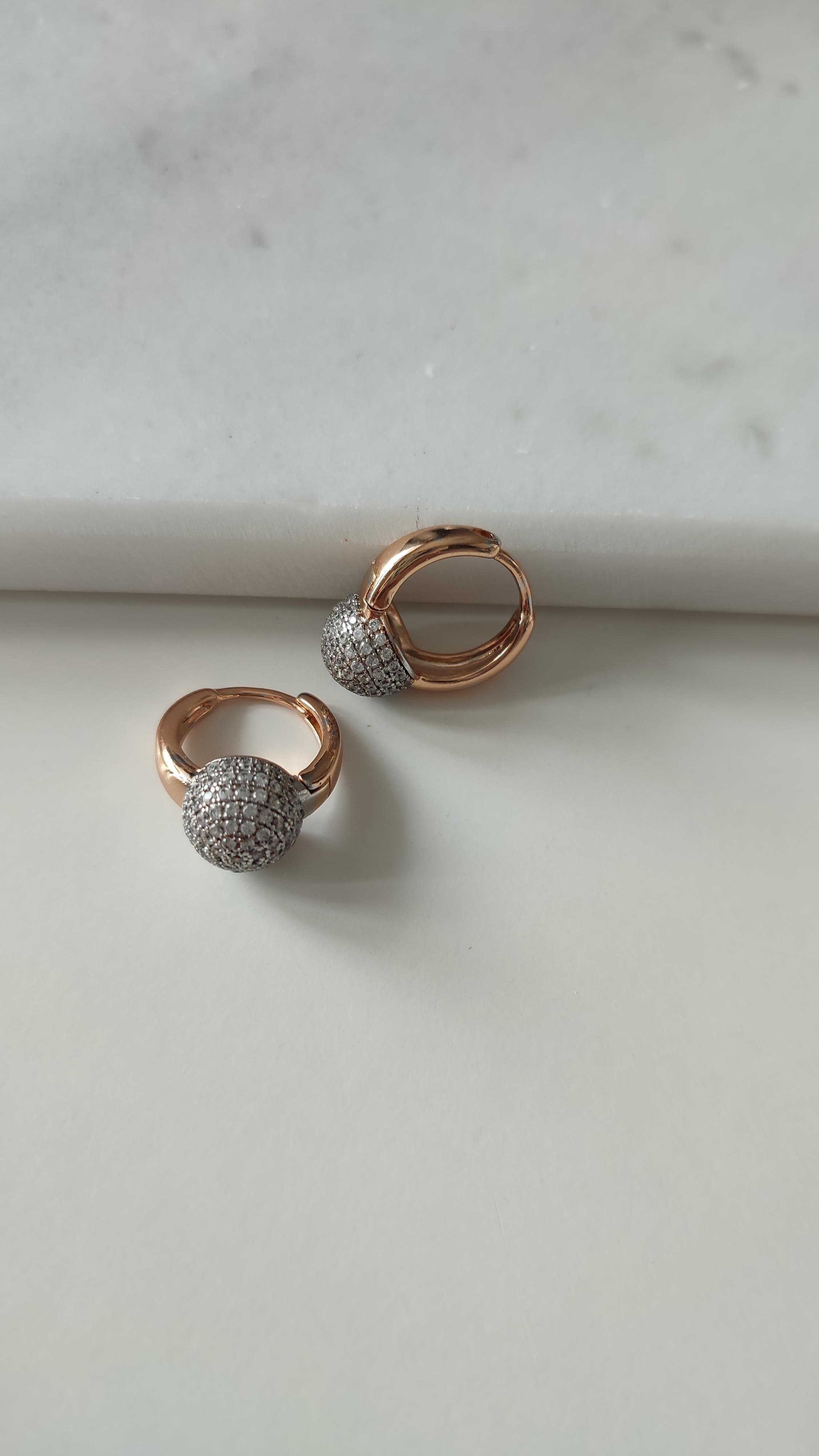 XP ROSE GOLD TAŞLI TOPCUKLU HALKA KÜPE 