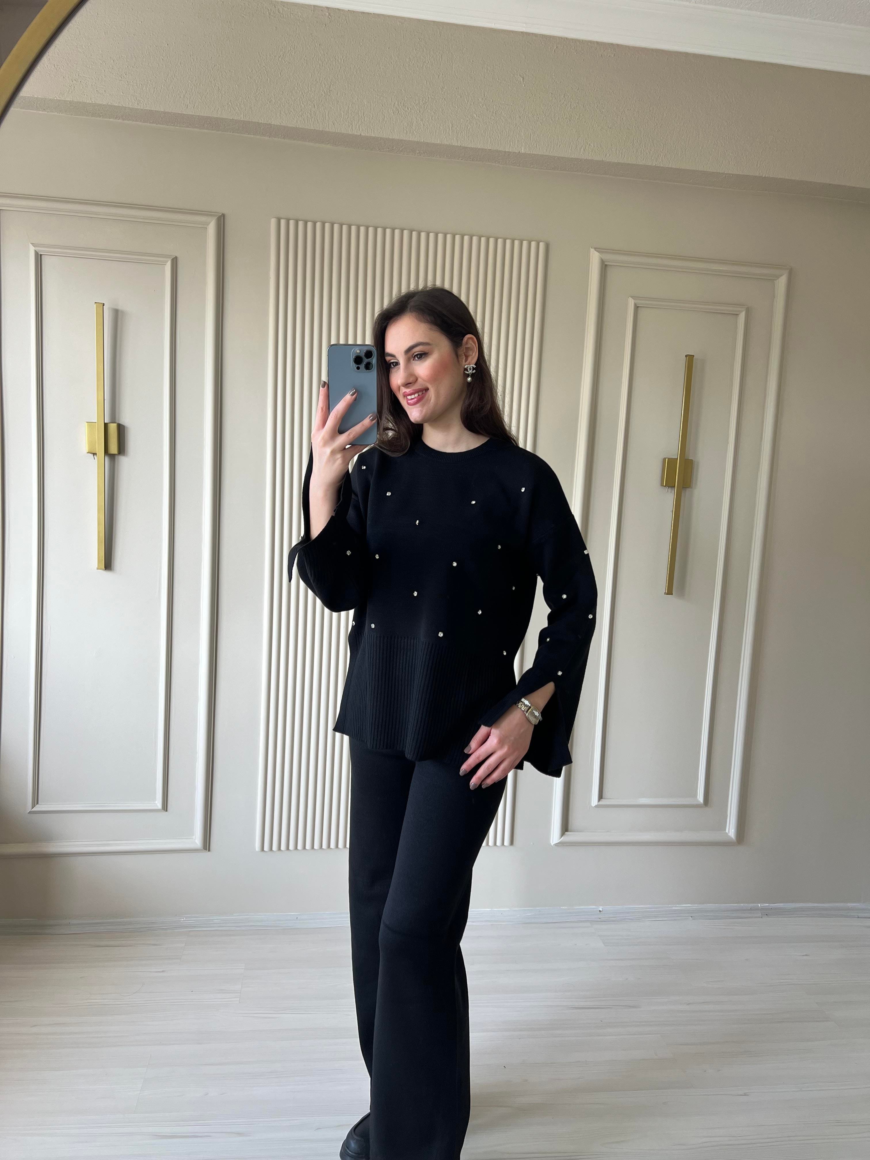 Taşlı Çelik Triko Siyah Takım 