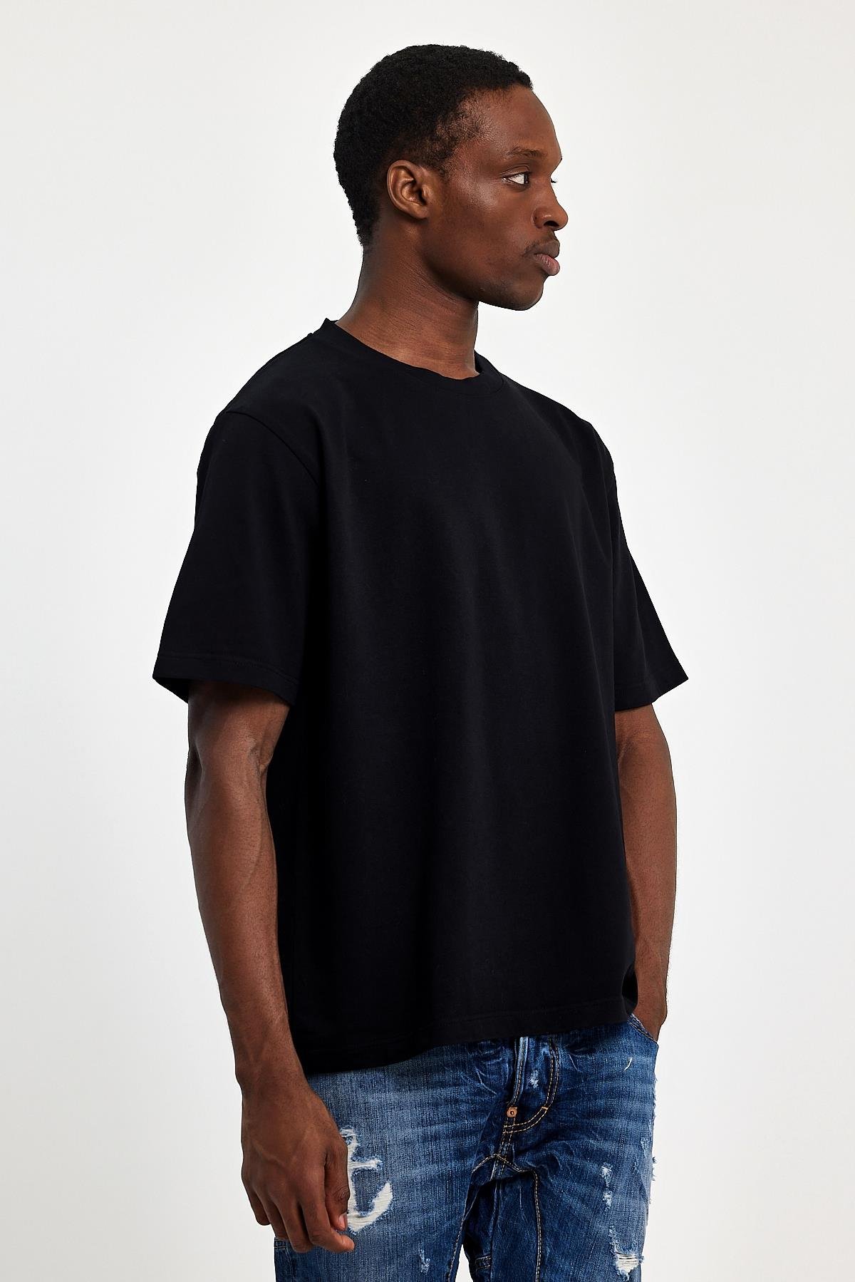 Basic Black Tee Relaxed 