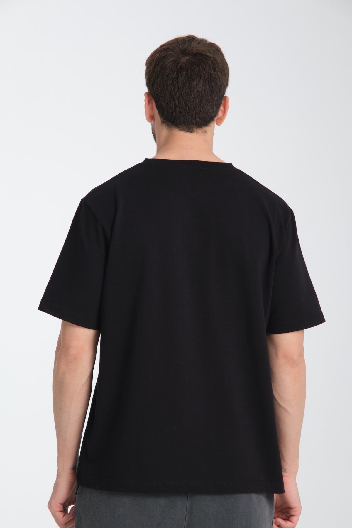 Studio Relaxed TEE