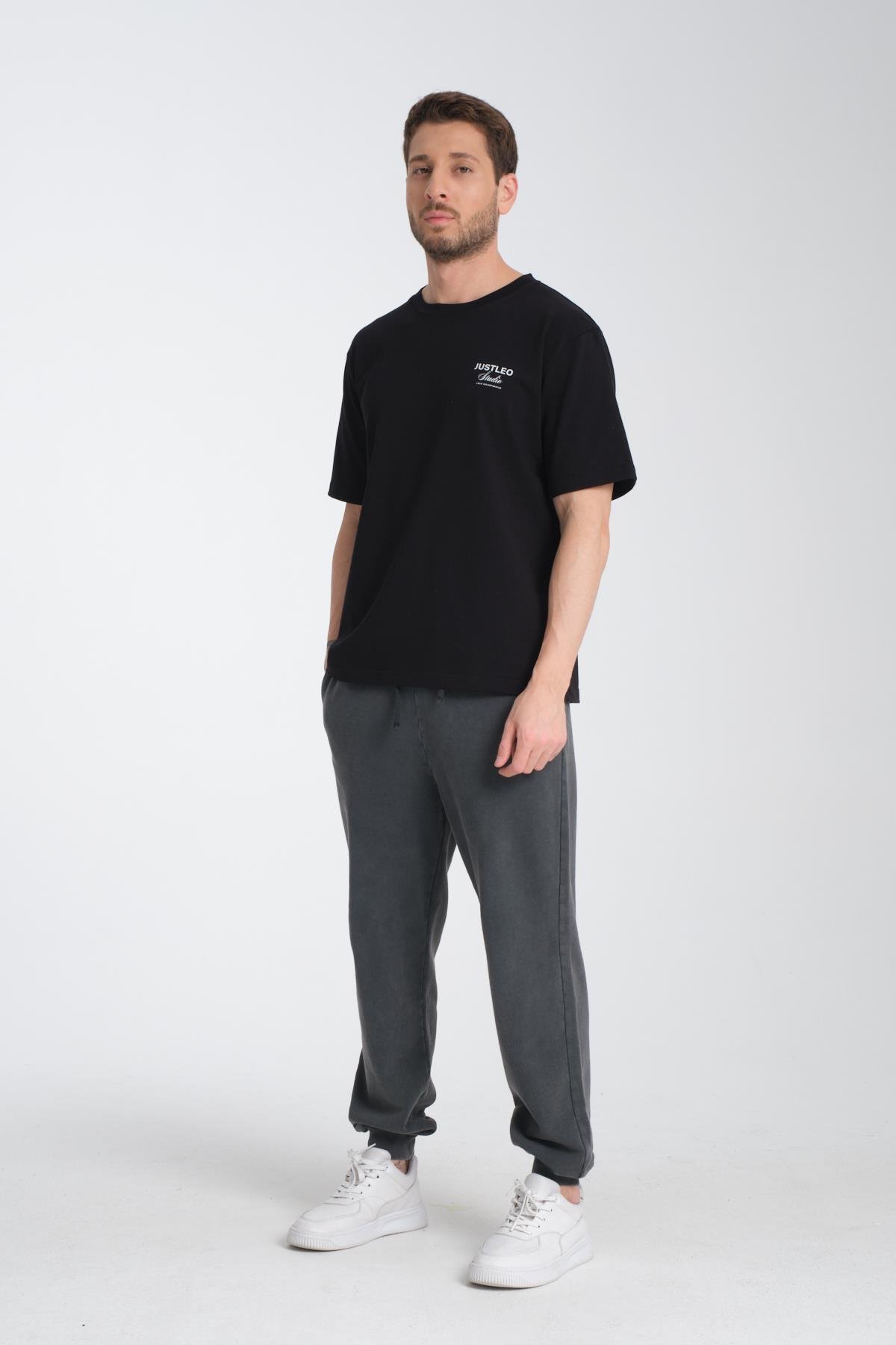 Studio Relaxed TEE