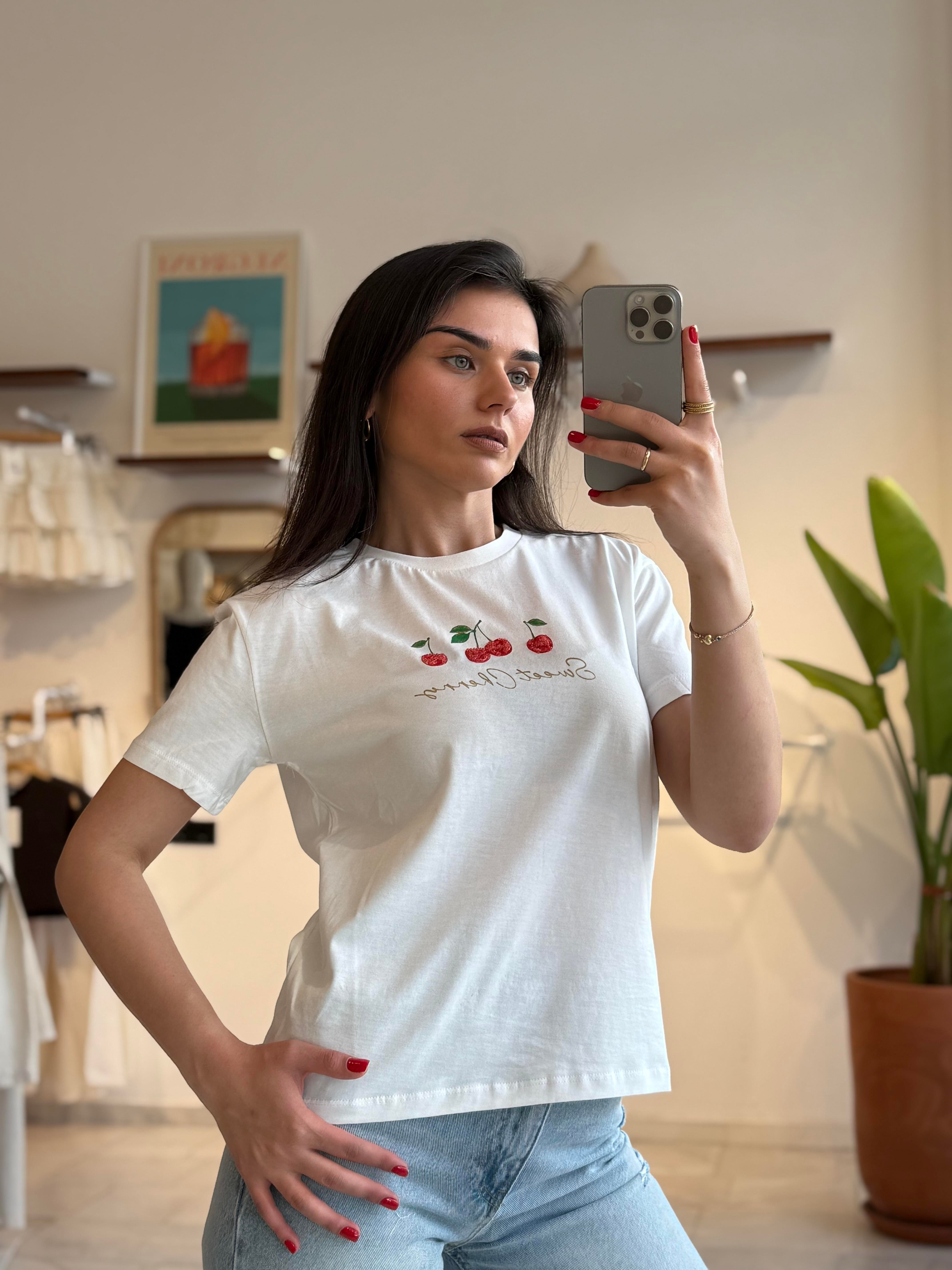Kiraz Baskılı Tshirt