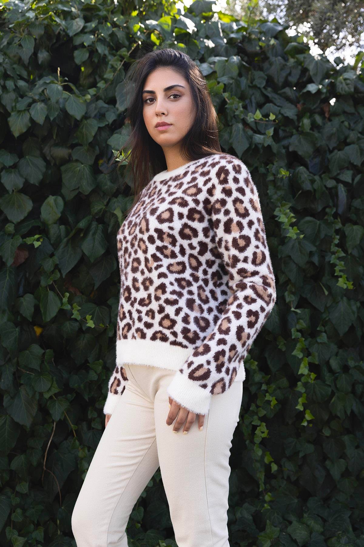 Leopar Desenli Kazak