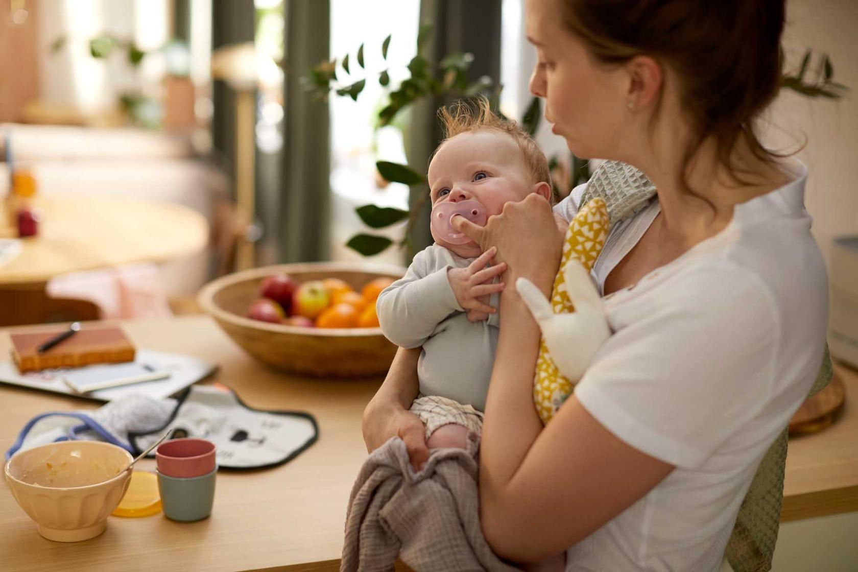 Philips Avent Soothie Ortodontik Saklama Kutulu 2li Emzik 0-6 Ay - Kız