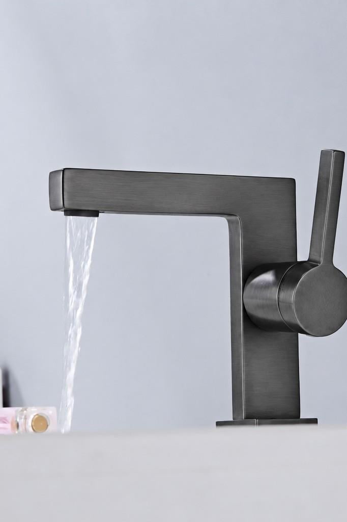SERA KISA LAVABO BATARYASI MAT FÜME