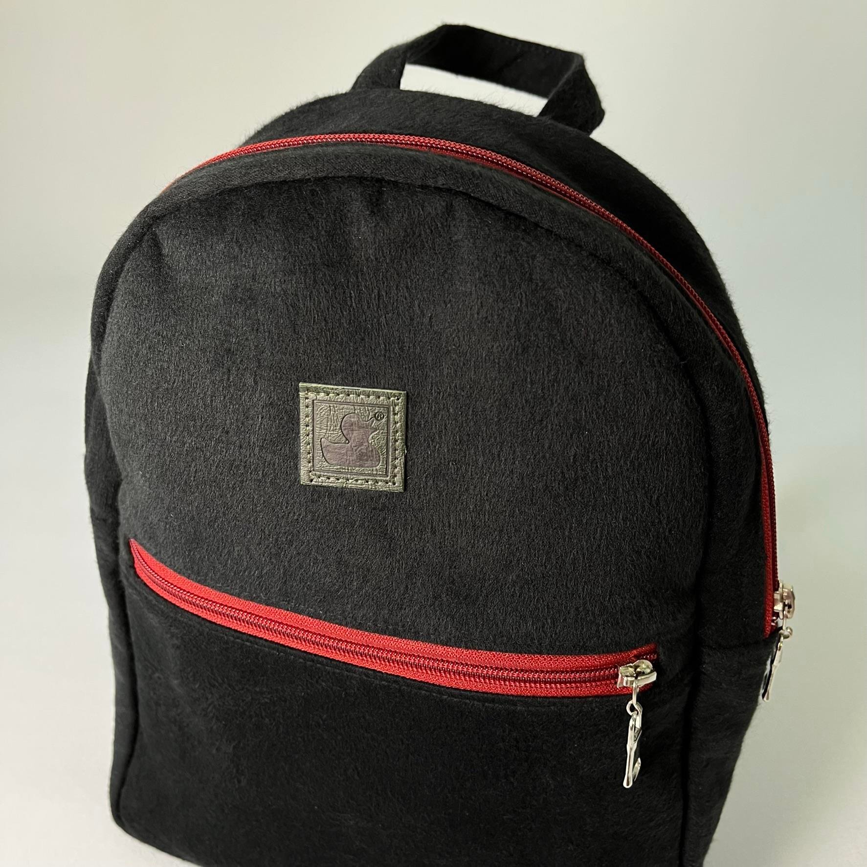 Siyah - Bordo Tay Tüyü Backpack