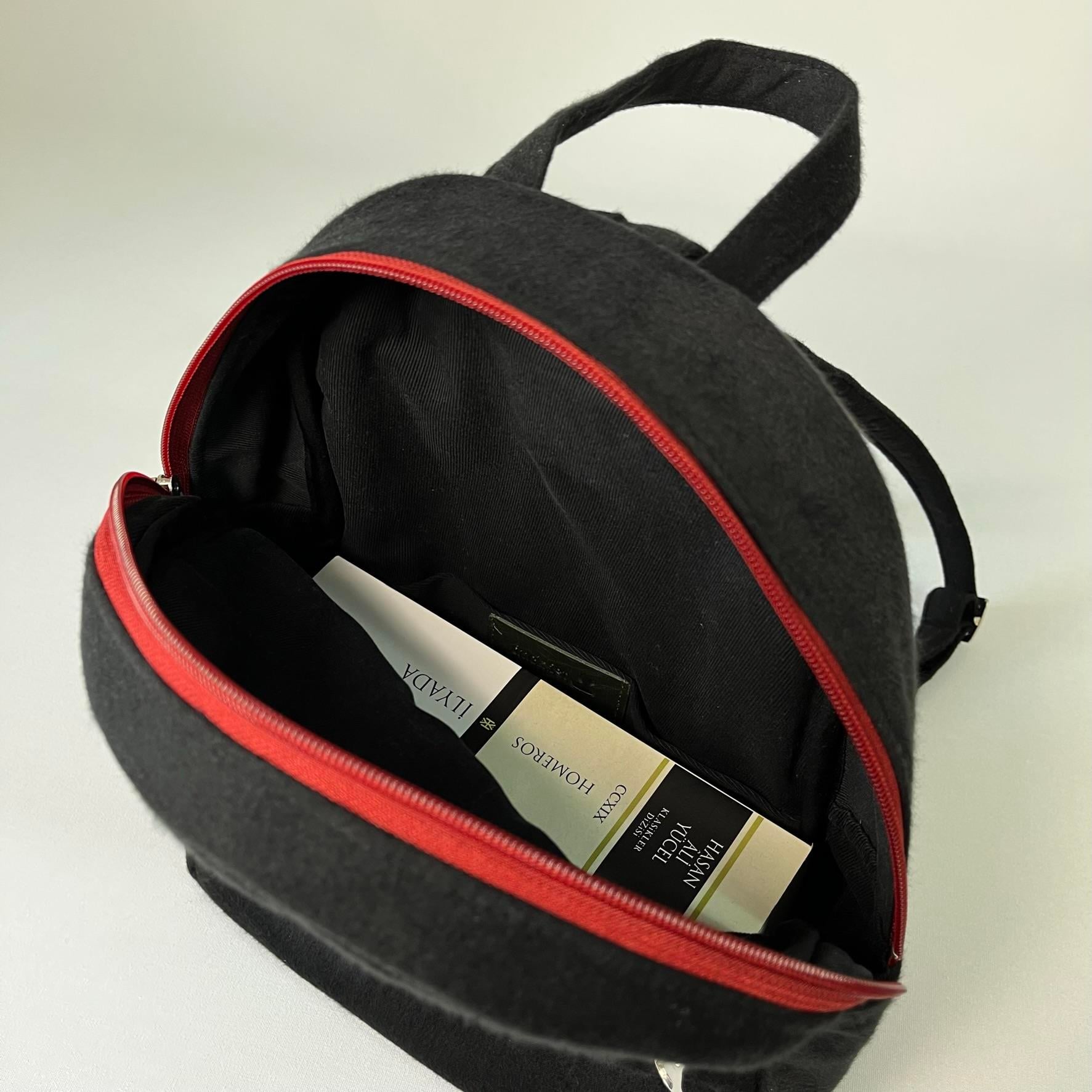 Siyah - Bordo Tay Tüyü Backpack