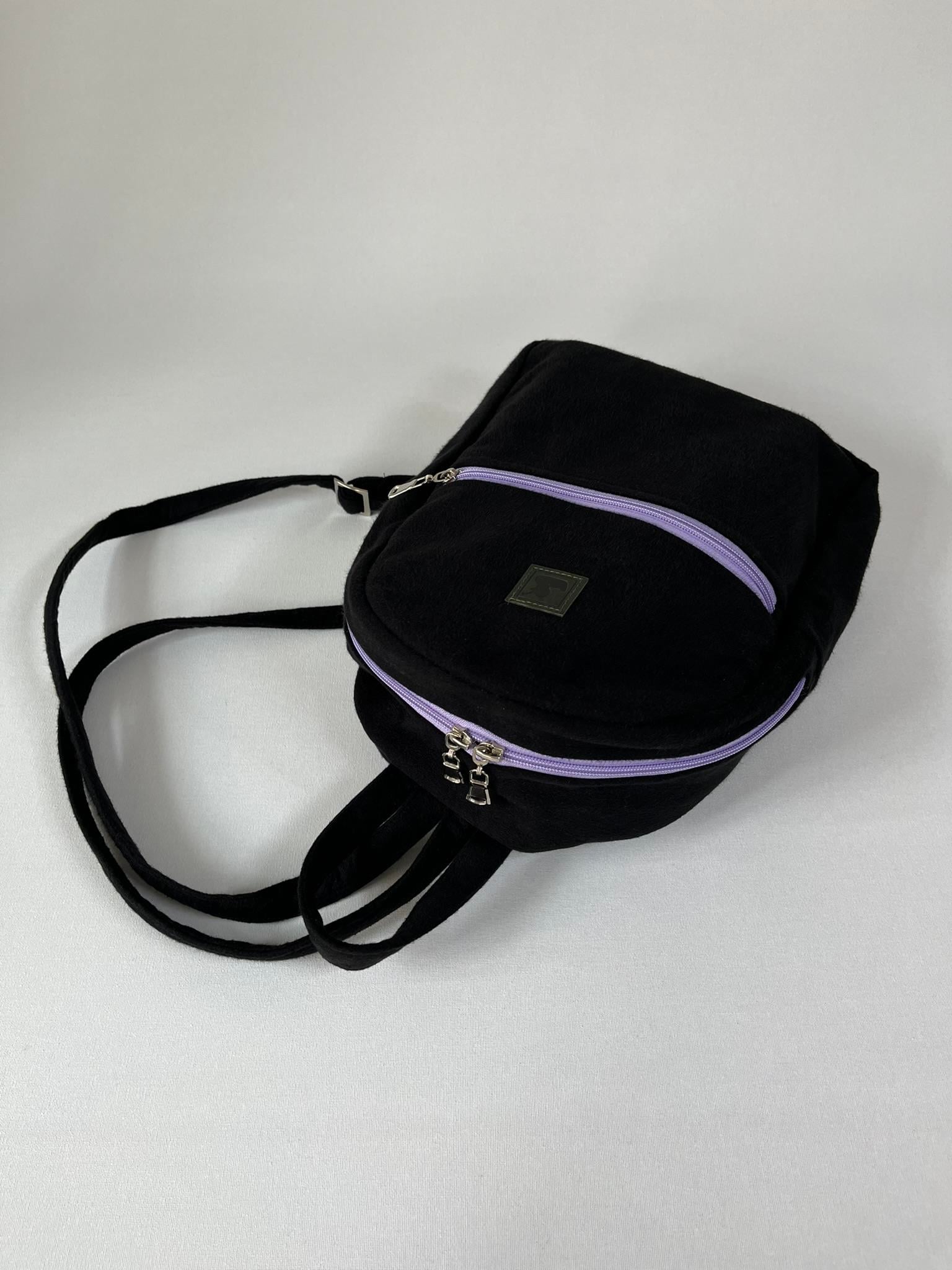 Siyah - Mor Tay Tüyü Backpack