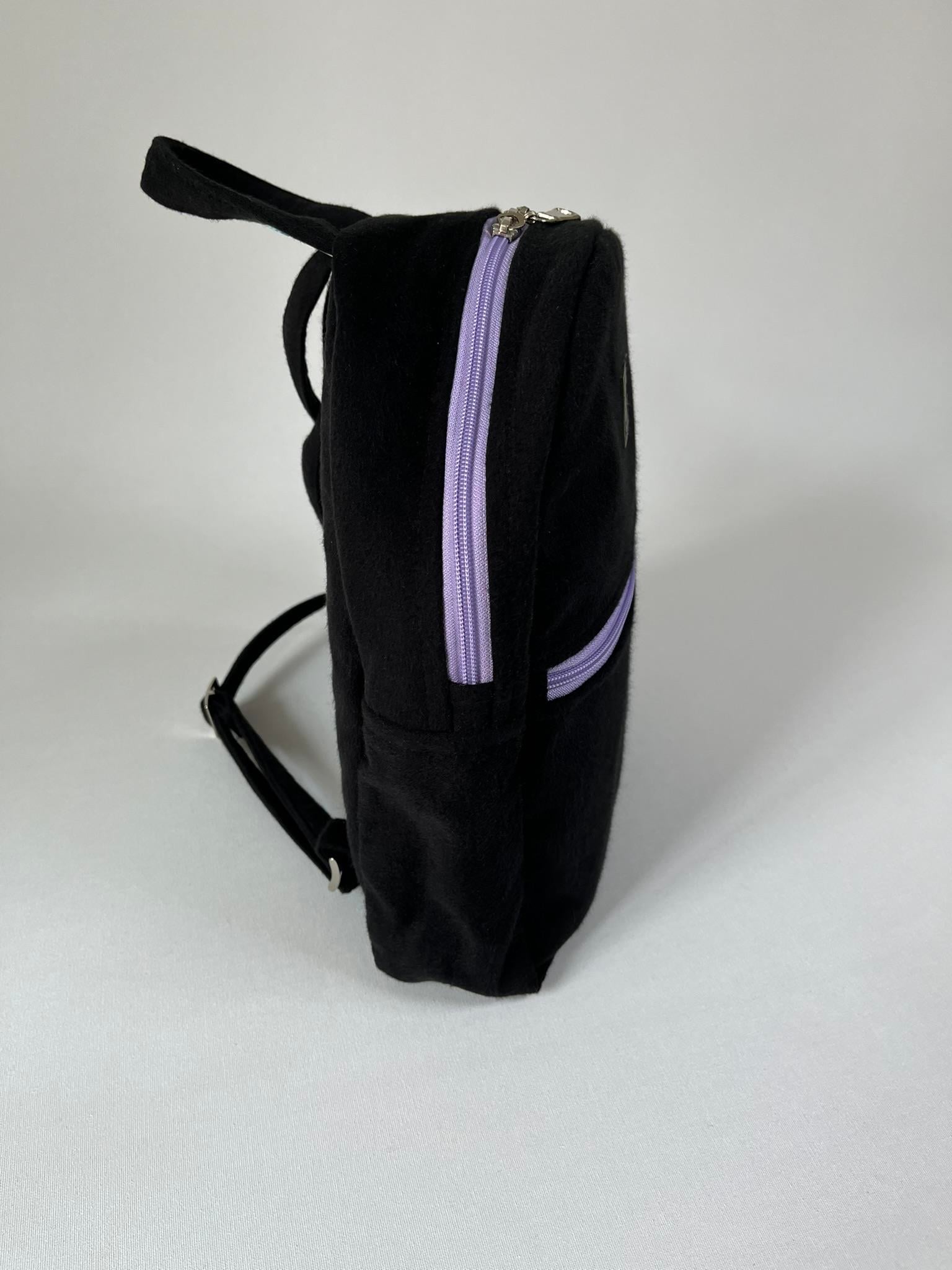 Siyah - Mor Tay Tüyü Backpack