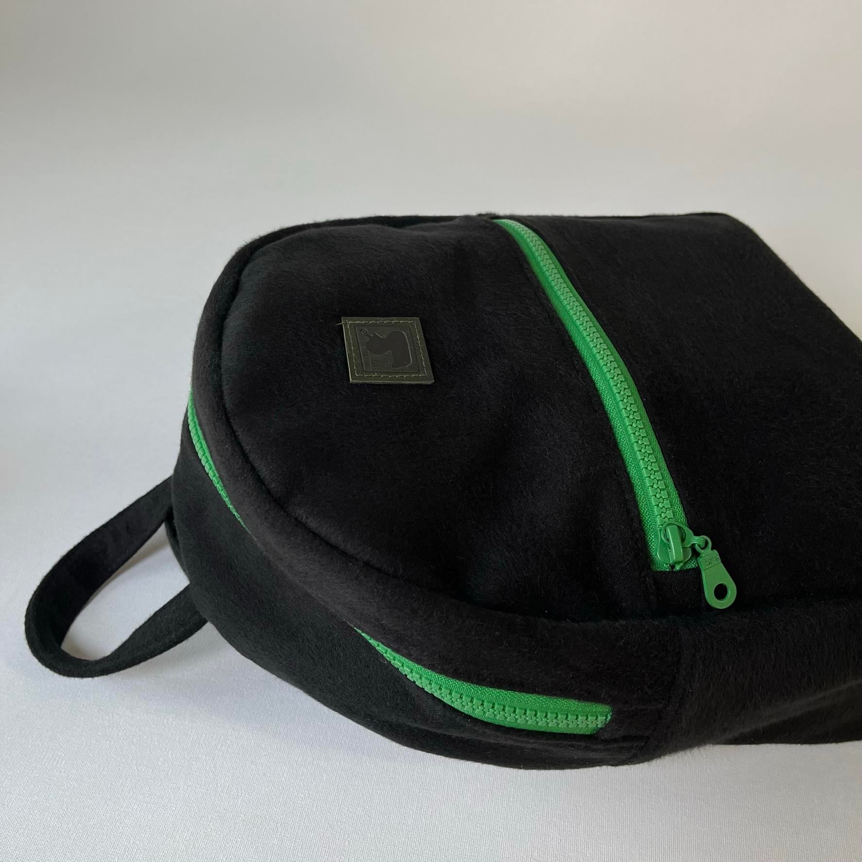 Siyah - Yeşil Tay Tüyü Backpack