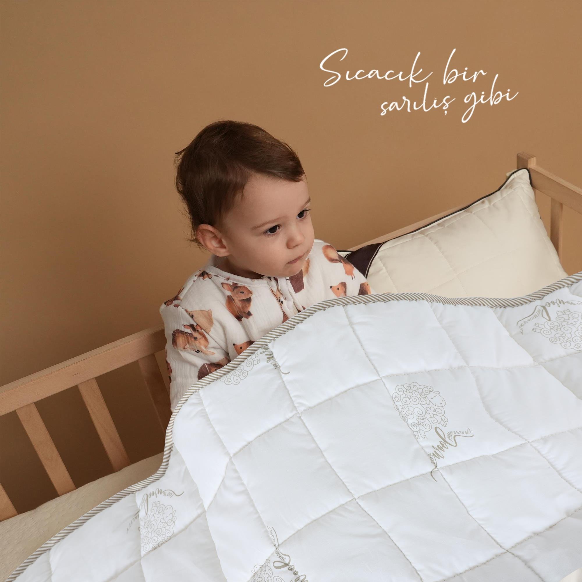 Huggy 75x125 Bebek Yorganı – %100 Yeni Zelanda Kuzu Yünü, %100 Pamuk Kumaş