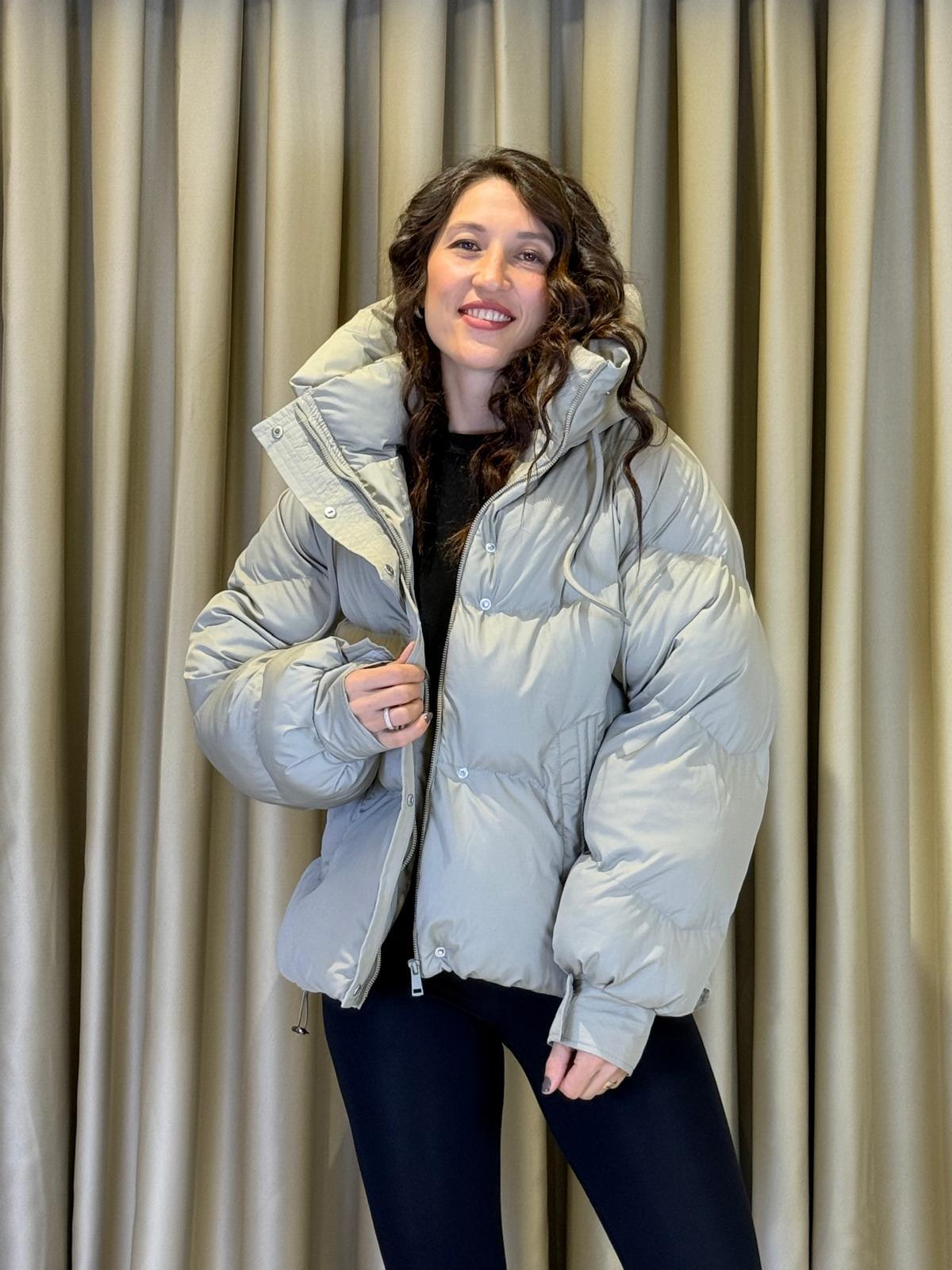 BİLEKLERİ ÇIRTLI ŞİŞME MONT