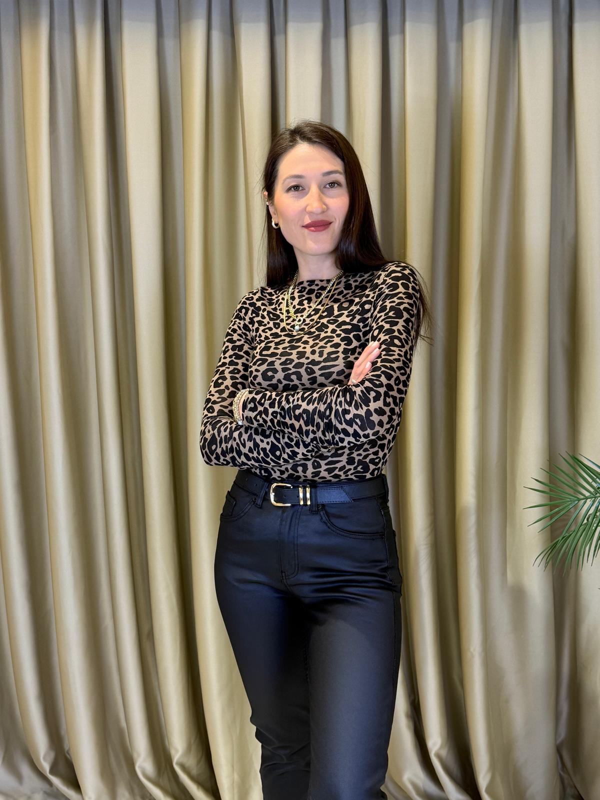 KAROL KAYIK YAKA LEOPAR DESENLİ BASİC BADİ