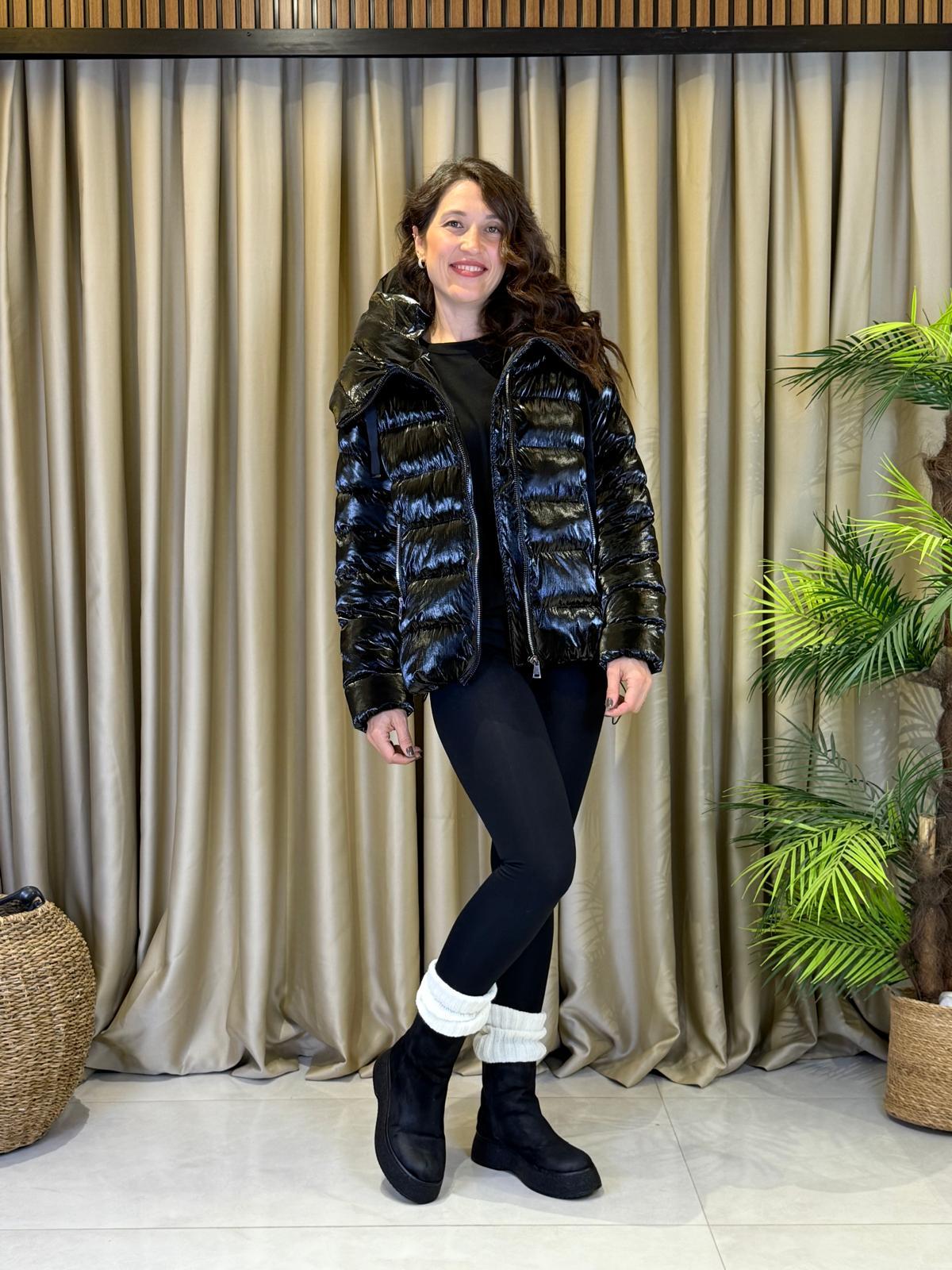 PARLAK SİYAH ŞİŞME MONT