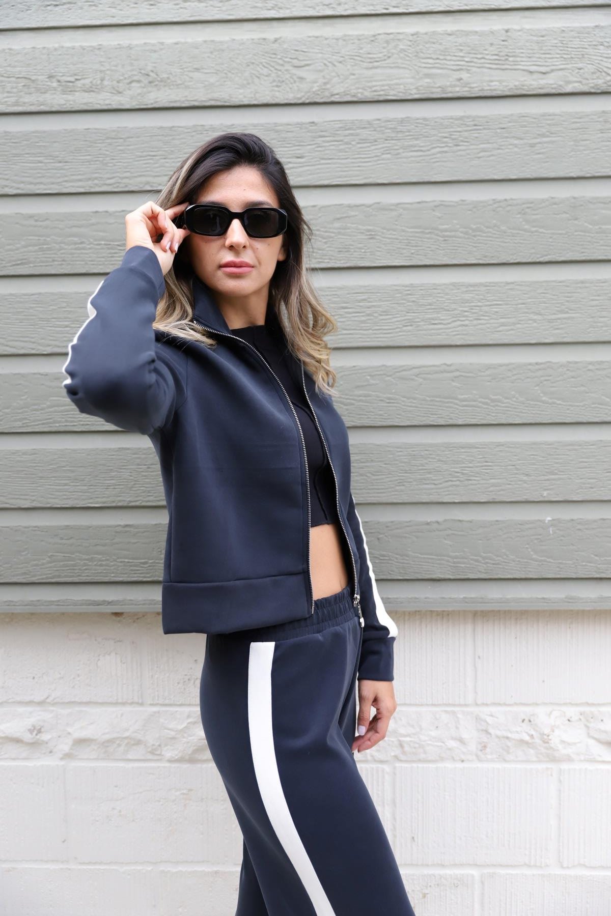 Siyah Fermuarlı Takım