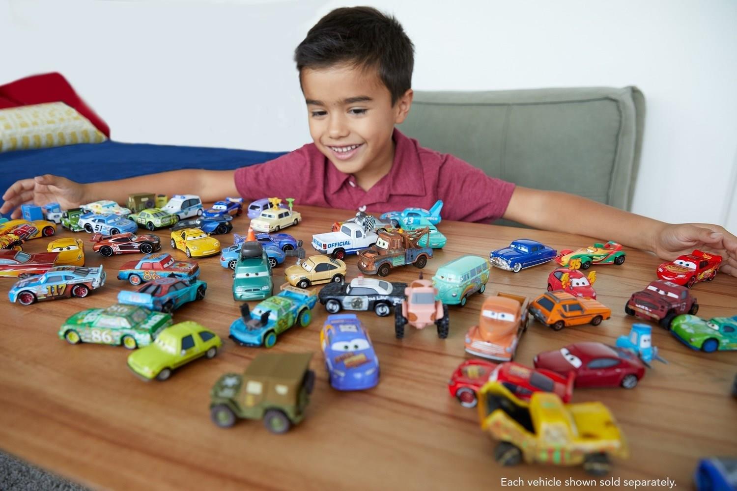 disney-cars-tekli-karakter-araclar-fgd-55-4bf.jpg