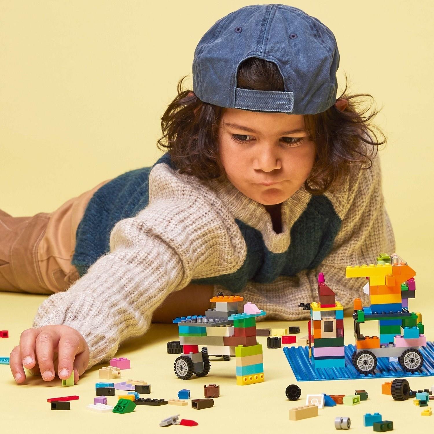 lego-classic-mavi-plaka-11025-4-yas-ve-d6-993.jpg